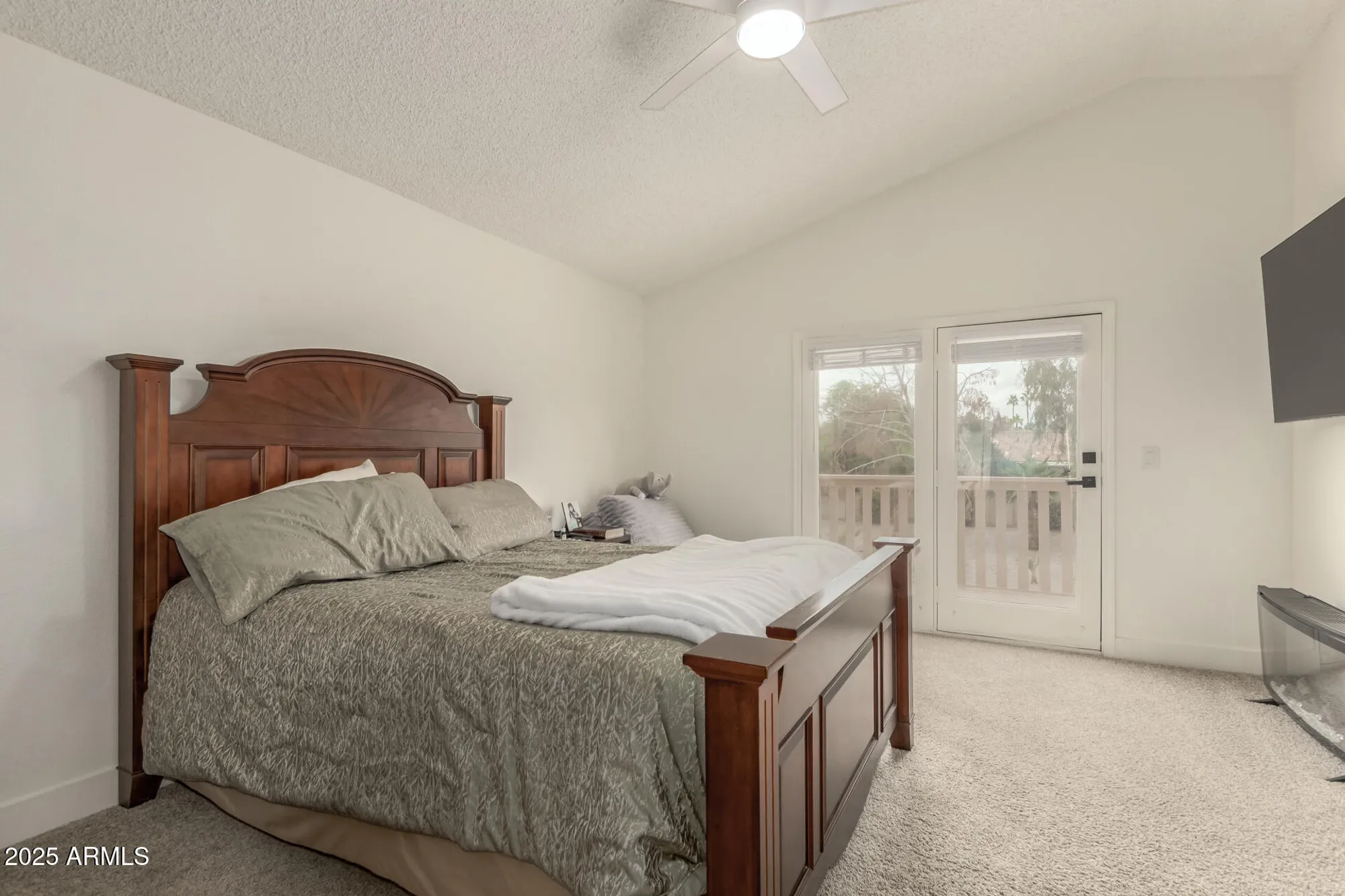 Property Slideshow image 13 of 39 | 13042 s 42nd st, Phoenix, AZ, 85044