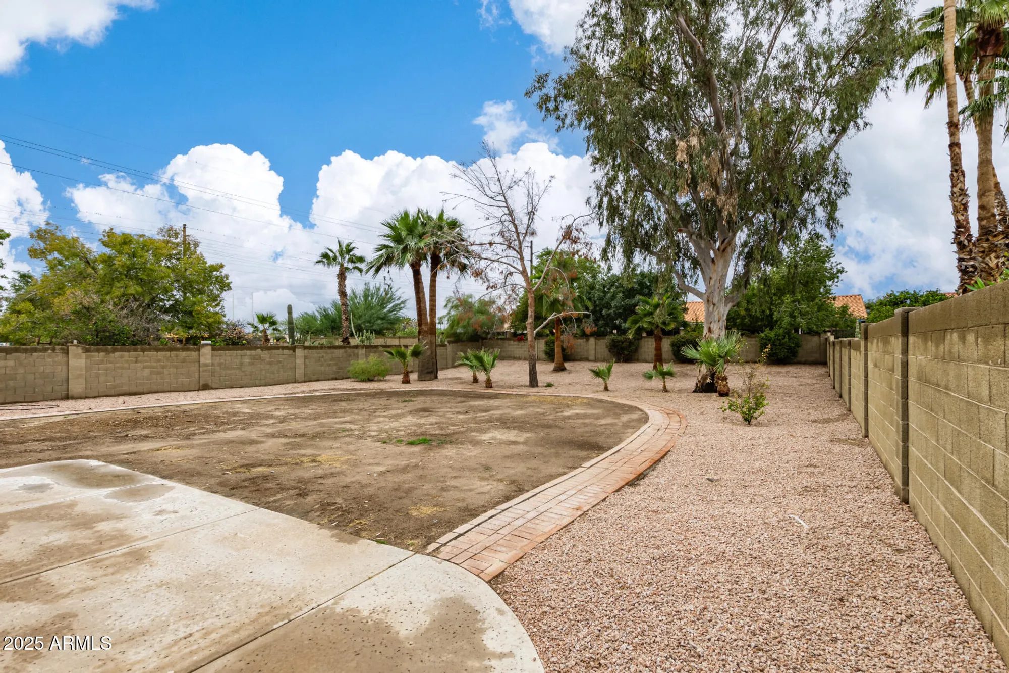 Property Slideshow image 27 of 39 | 13042 s 42nd st, Phoenix, AZ, 85044