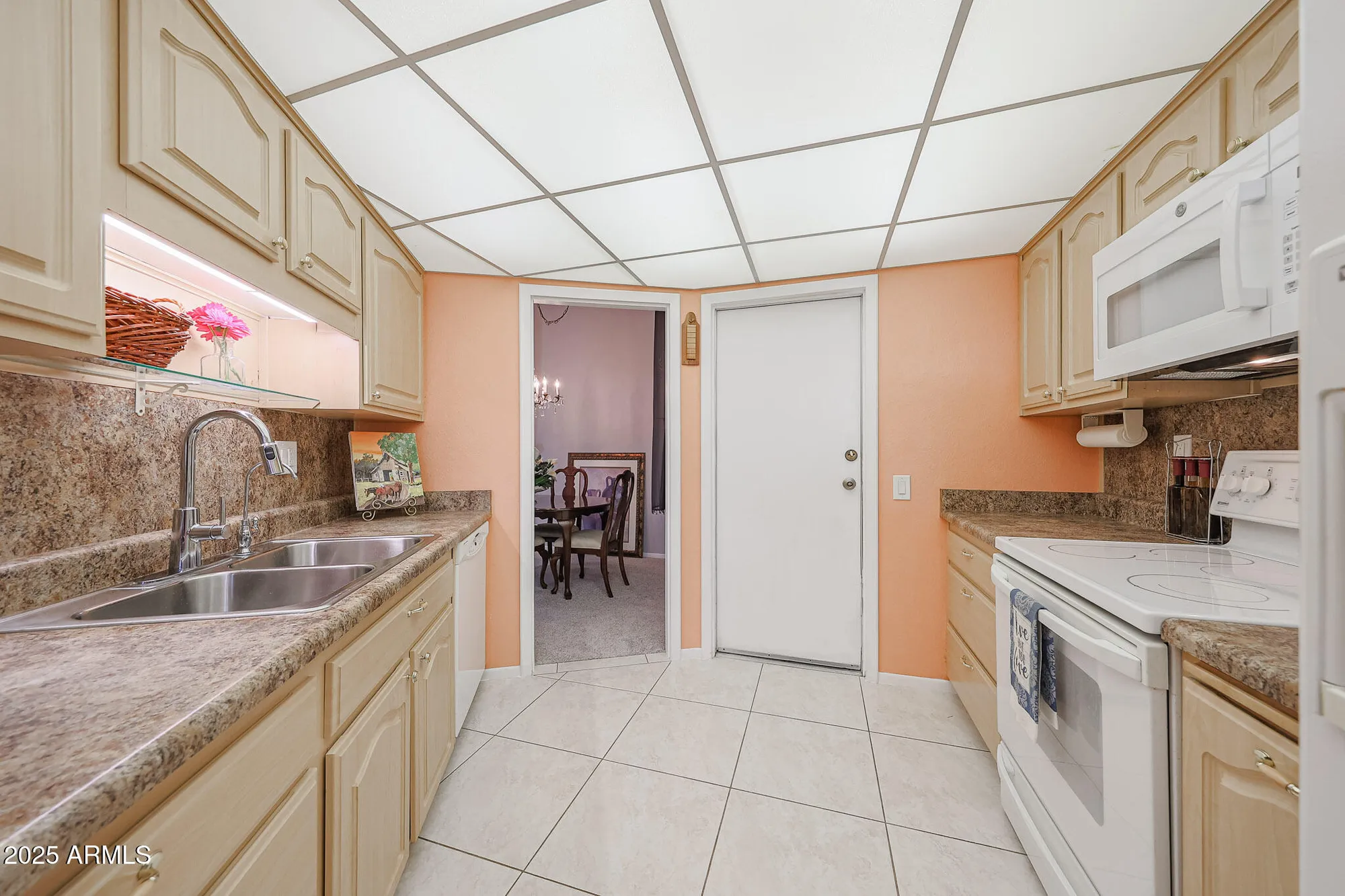 Property Slideshow image 10 of 27 | 14022 n palm ridge dr, Sun City, AZ, 85351