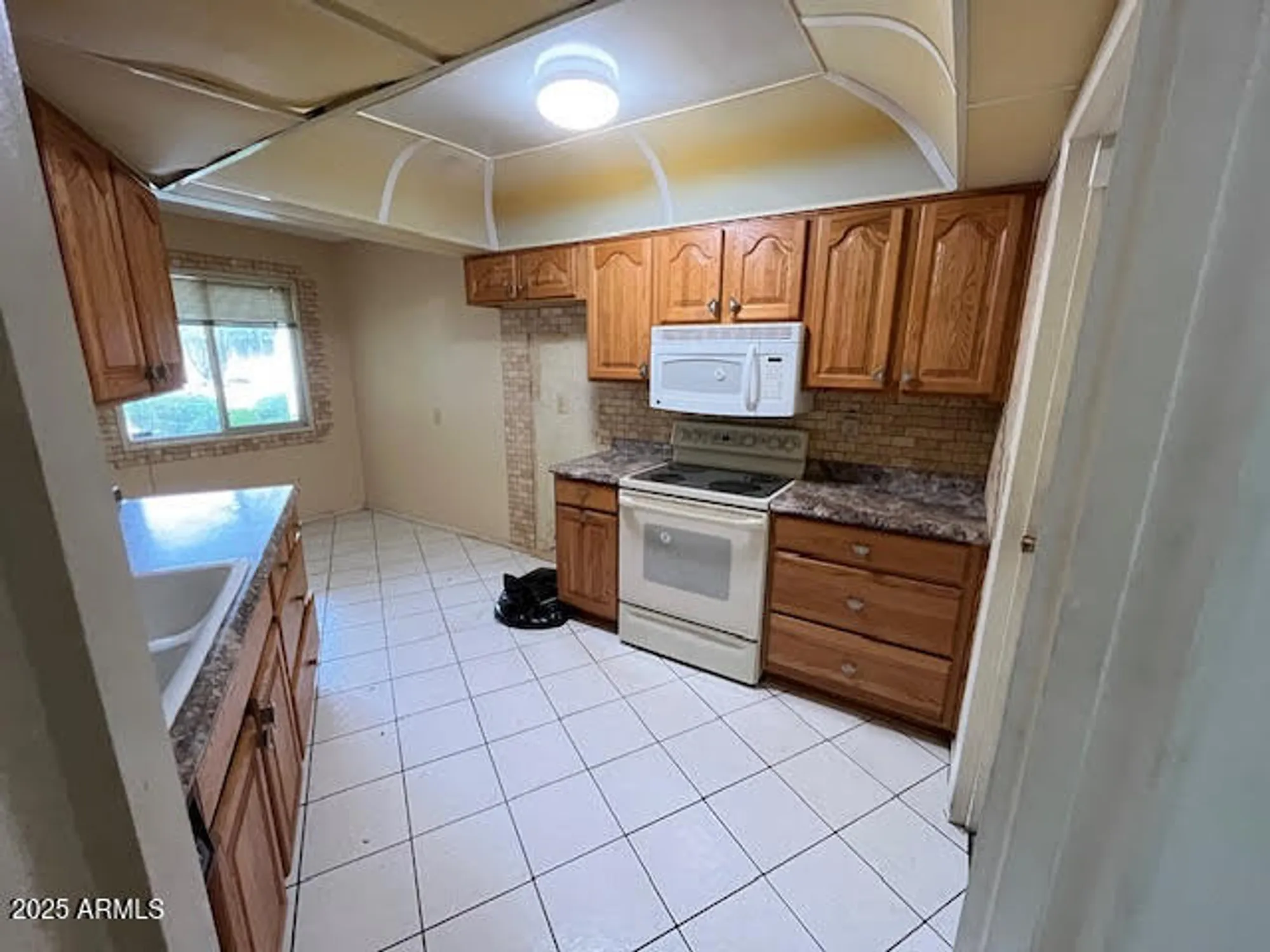 Property Slideshow image 6 of 16 | 9921 w hutton dr, Sun City, AZ, 85351