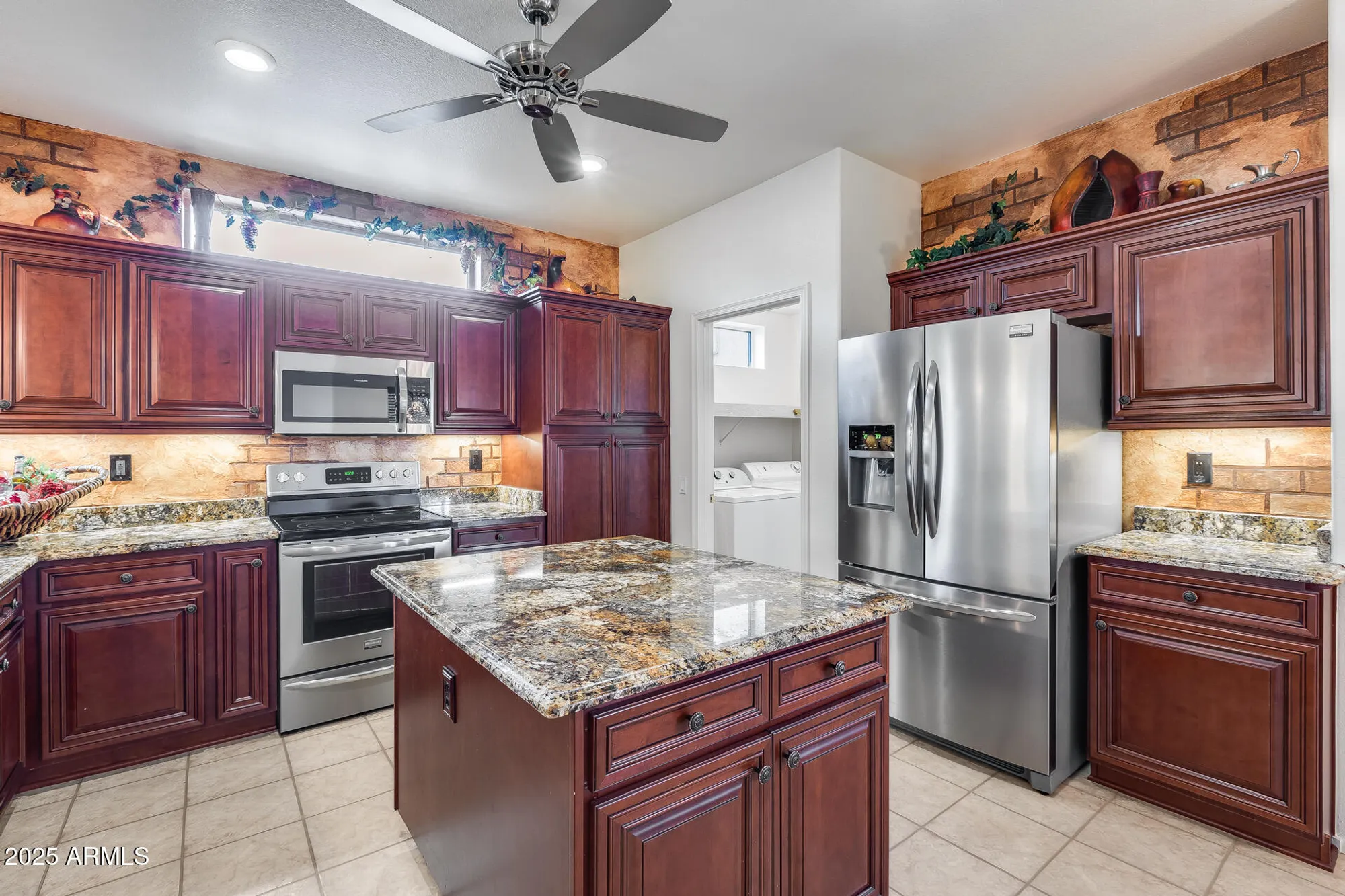 Property Slideshow image 22 of 59 | 22724 n la paz ln, Sun City West, AZ, 85375