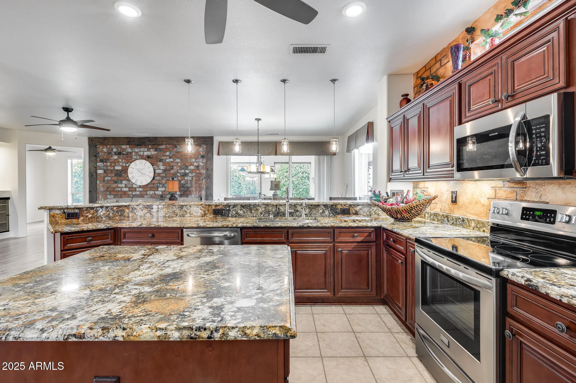 Property Slideshow image 25 of 59 | 22724 n la paz ln, Sun City West, AZ, 85375