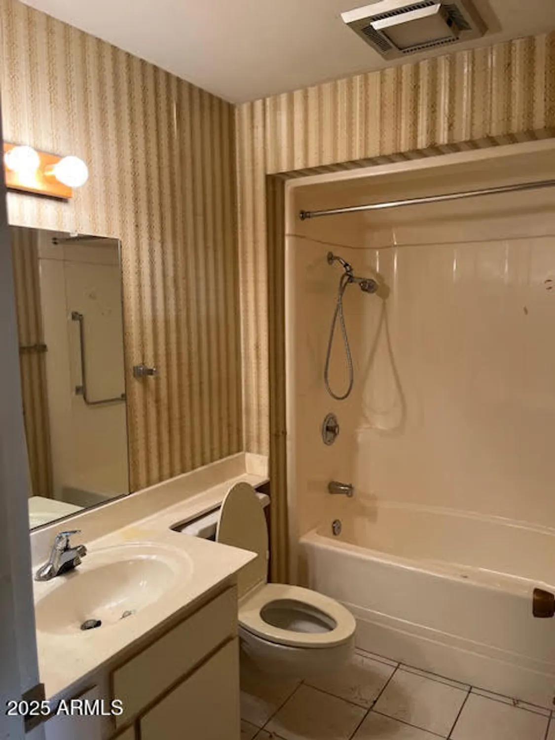 Property Slideshow image 14 of 16 | 9921 w hutton dr, Sun City, AZ, 85351