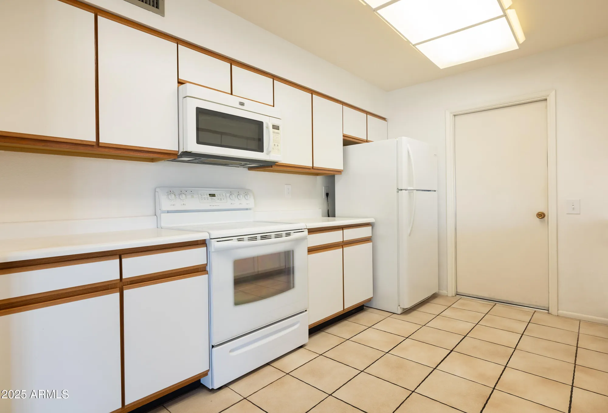 Property Slideshow image 7 of 23 | 10845 w pineaire dr, Sun City, AZ, 85351