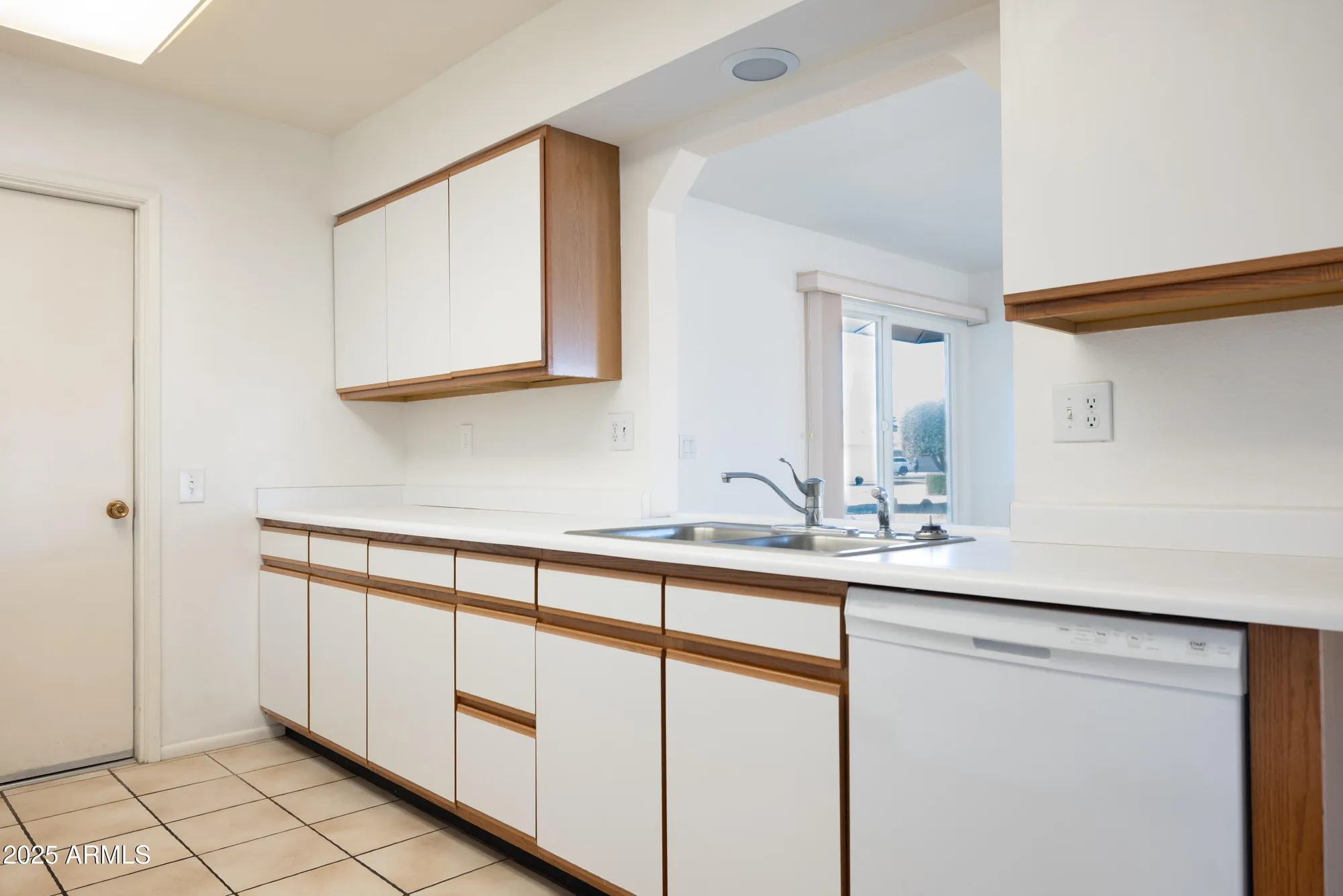 Property Slideshow image 8 of 23 | 10845 w pineaire dr, Sun City, AZ, 85351