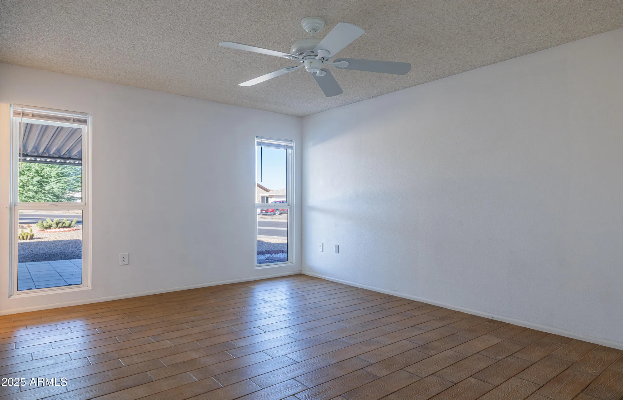 Property Slideshow image 16 of 23 | 10845 w pineaire dr, Sun City, AZ, 85351