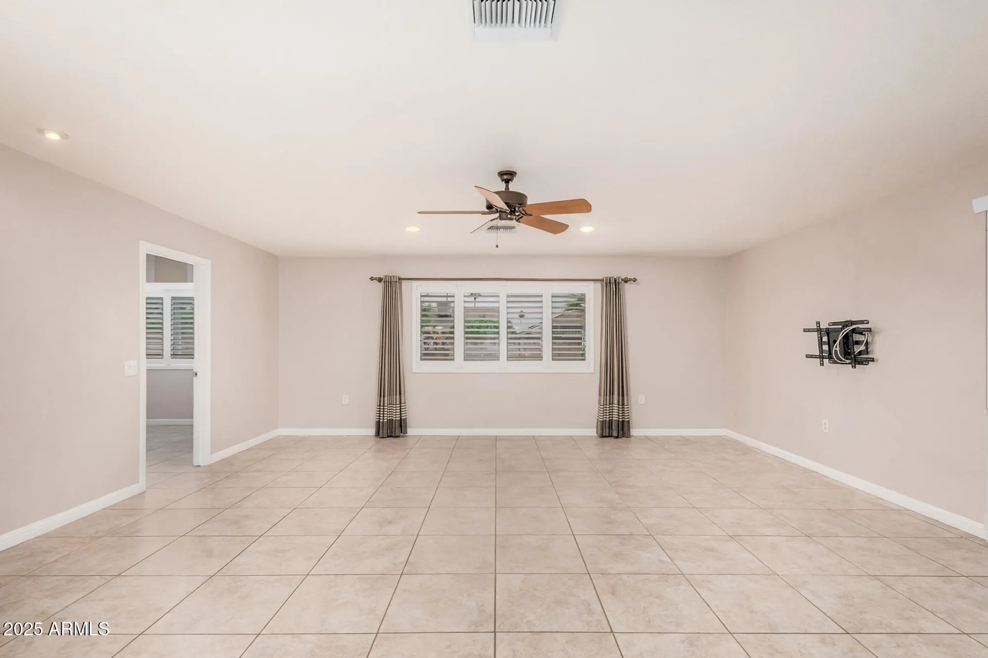 Property Slideshow image 8 of 37 | 9842 w royal oak rd, Sun City, AZ, 85351