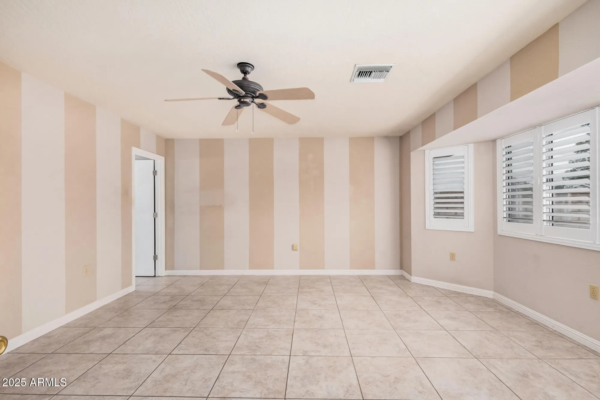 Property Slideshow image 14 of 37 | 9842 w royal oak rd, Sun City, AZ, 85351