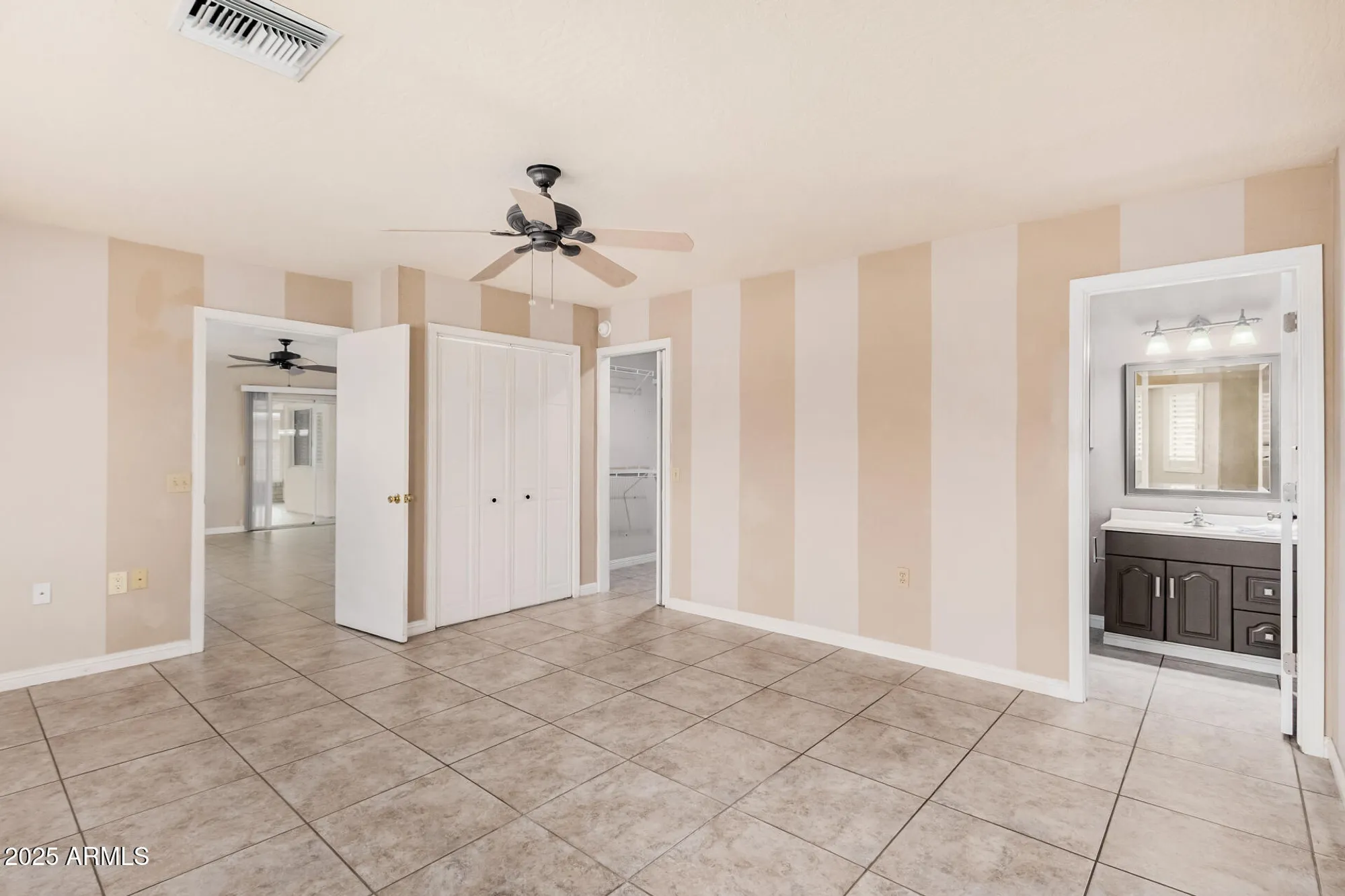 Property Slideshow image 16 of 37 | 9842 w royal oak rd, Sun City, AZ, 85351