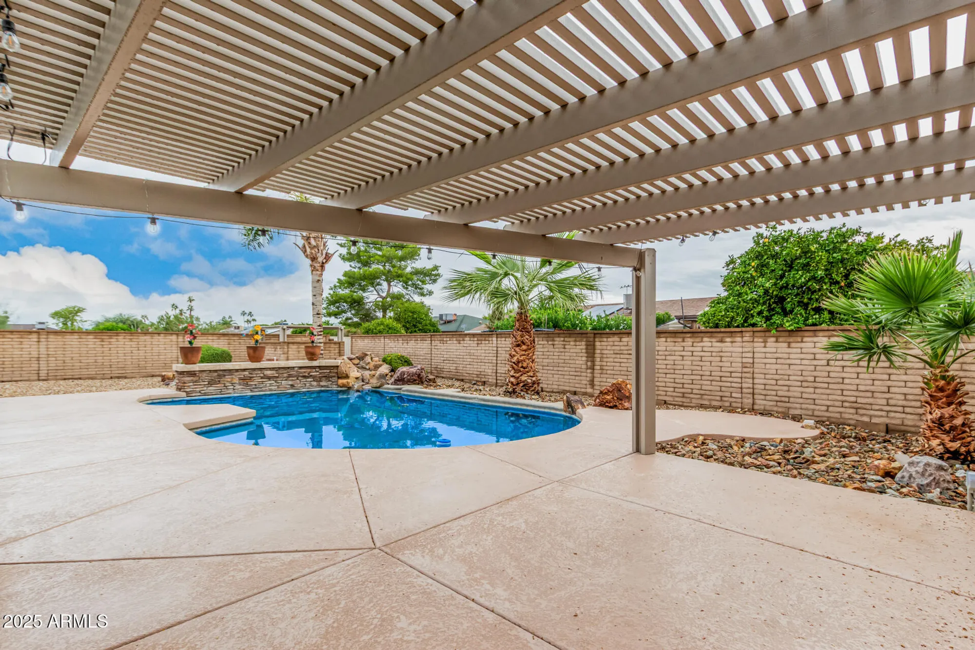 Property Slideshow image 33 of 37 | 9842 w royal oak rd, Sun City, AZ, 85351