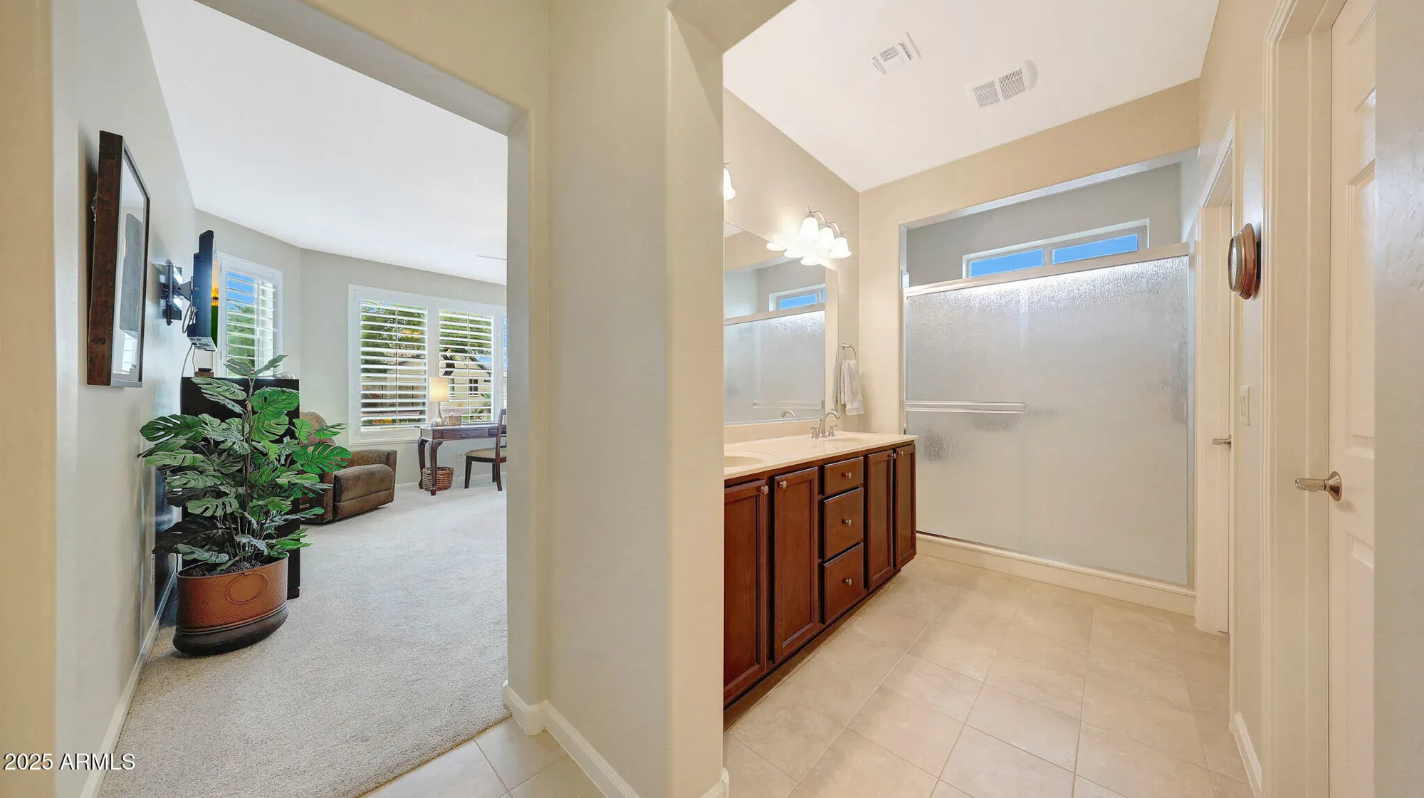 Property Slideshow image 11 of 41 | 16508 w almeria rd, Goodyear, AZ, 85395