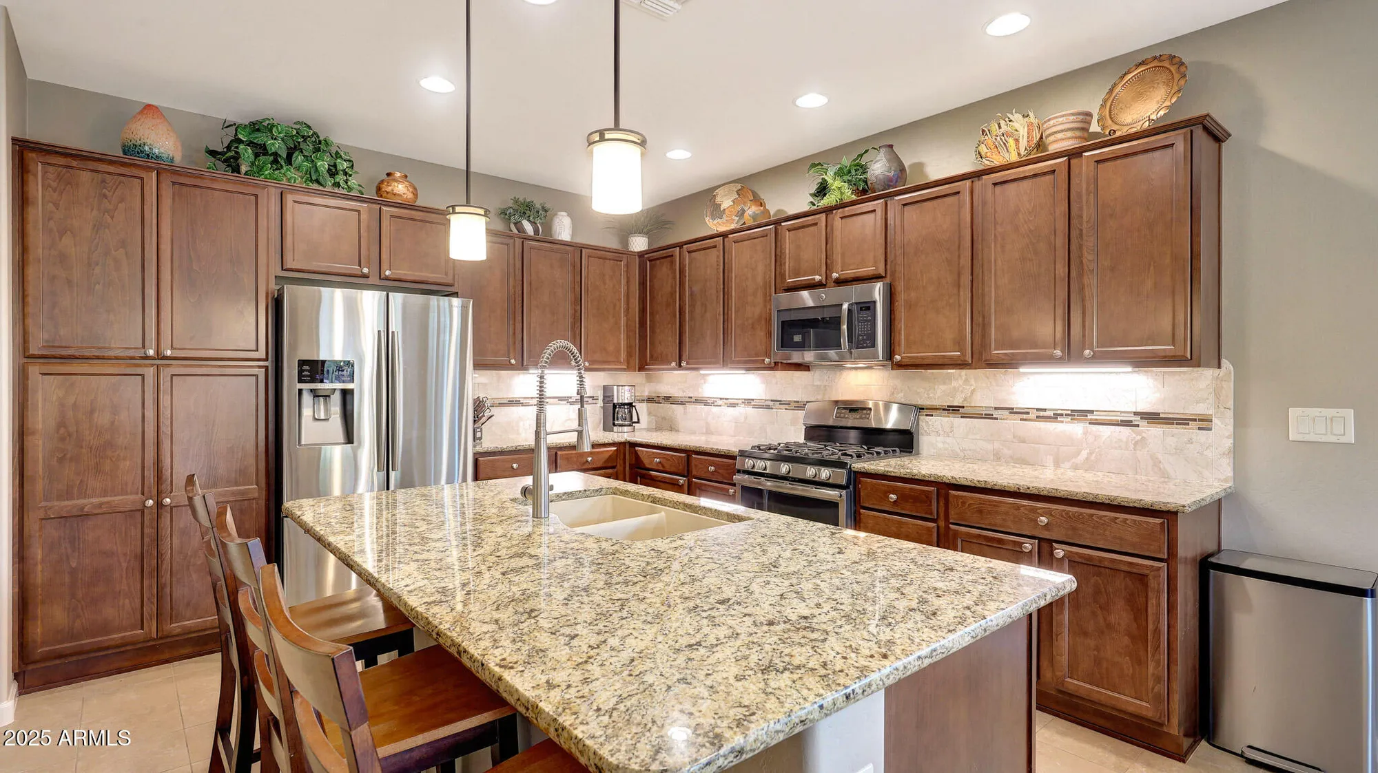 Property Slideshow image 8 of 41 | 16508 w almeria rd, Goodyear, AZ, 85395