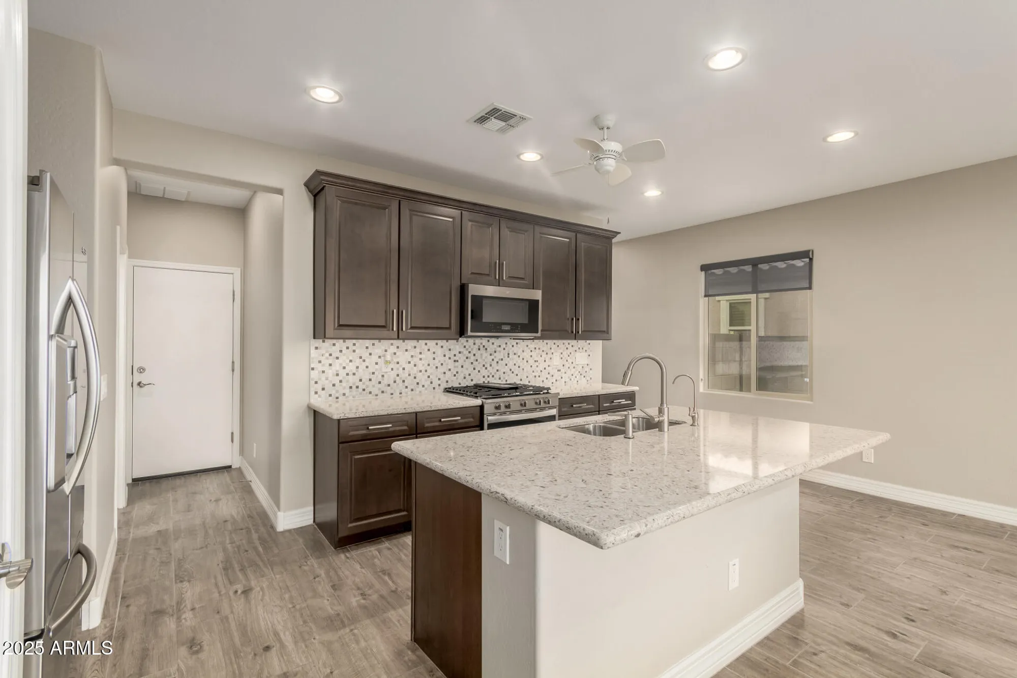 Property Slideshow image 13 of 54 | 16756 s 181st ln, Goodyear, AZ, 85338