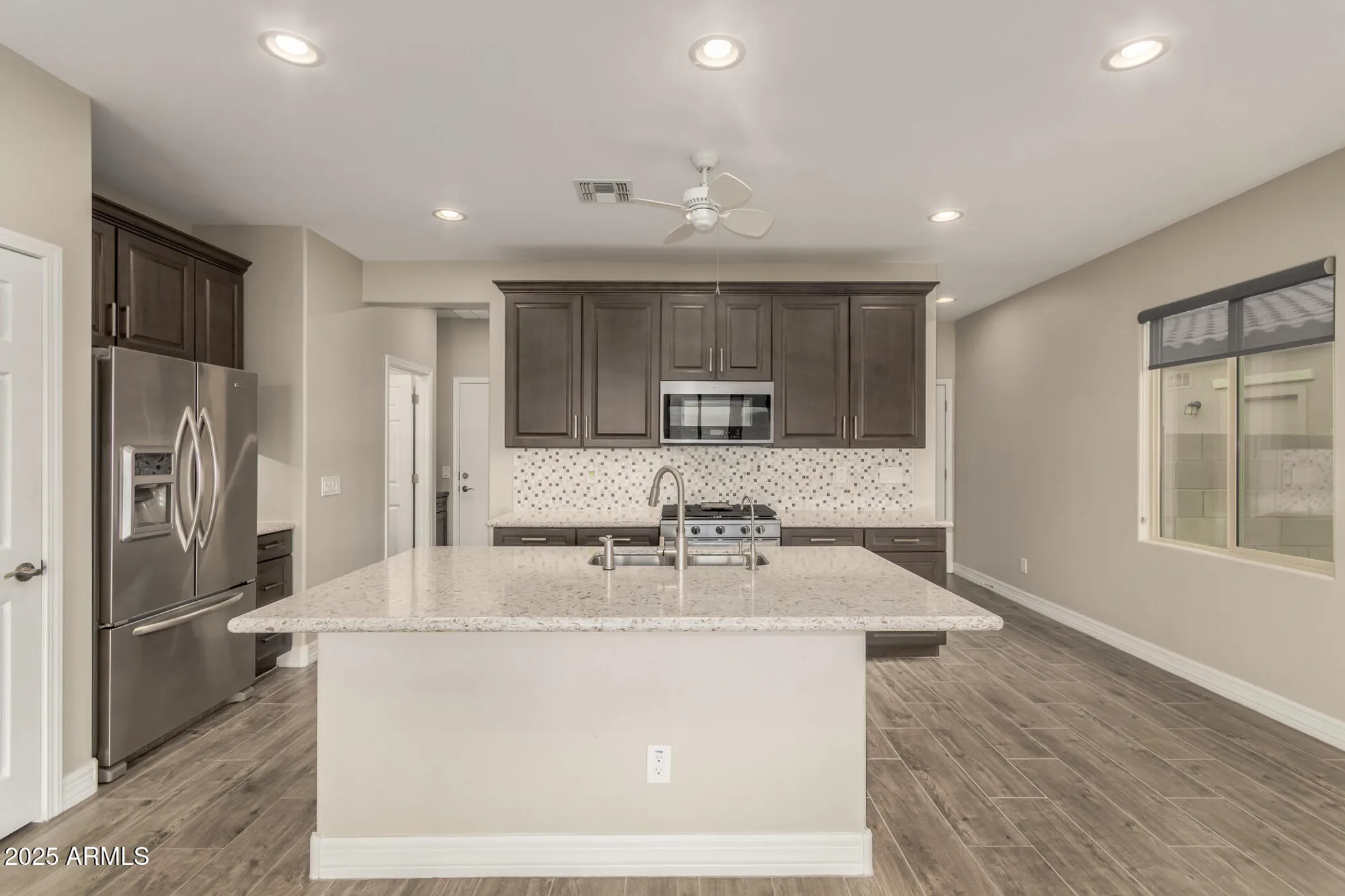 Property Slideshow image 14 of 54 | 16756 s 181st ln, Goodyear, AZ, 85338