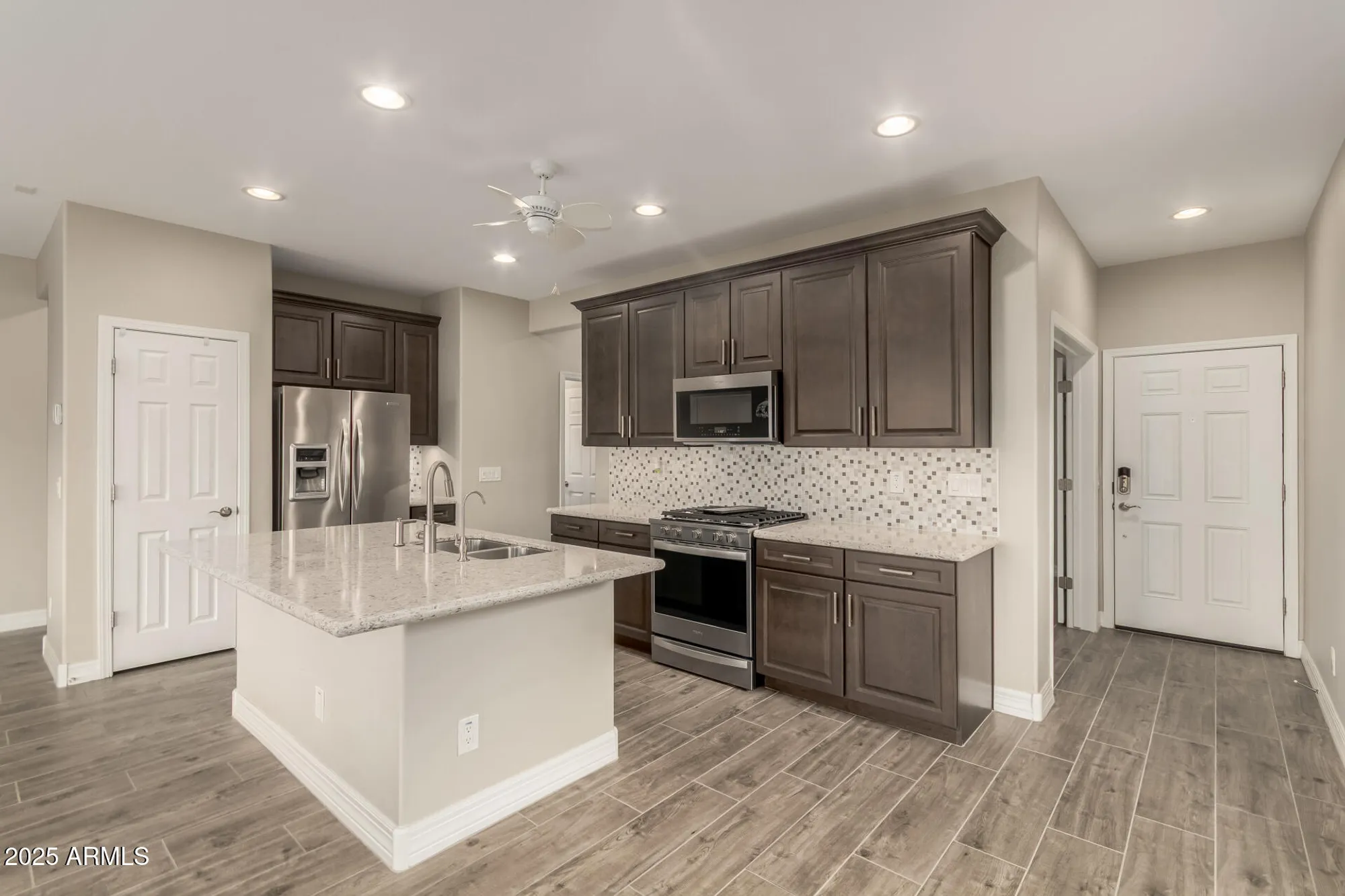 Property Slideshow image 15 of 54 | 16756 s 181st ln, Goodyear, AZ, 85338