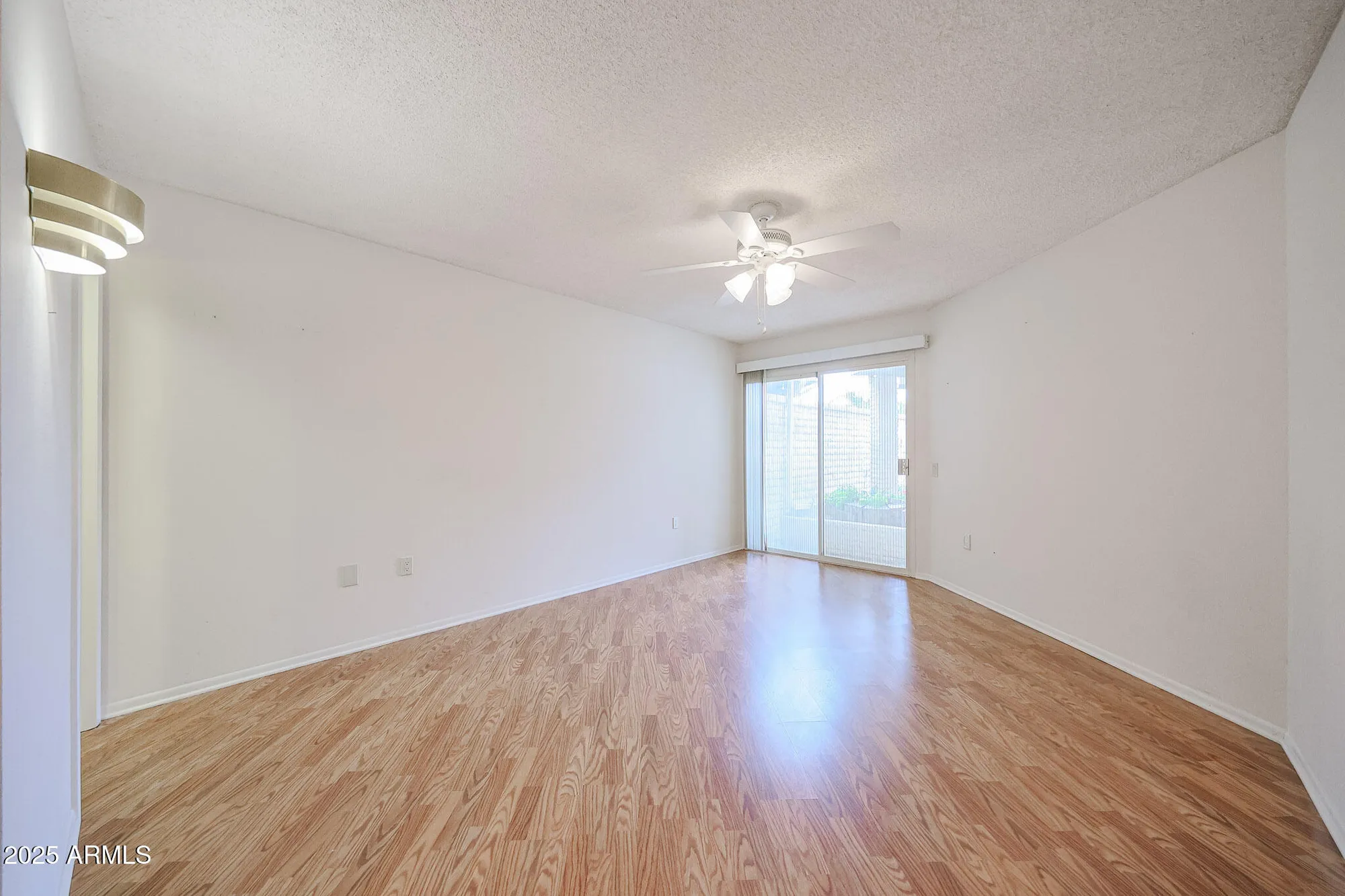 Property Slideshow image 8 of 21 | 10433 w hutton dr, Sun City, AZ, 85351