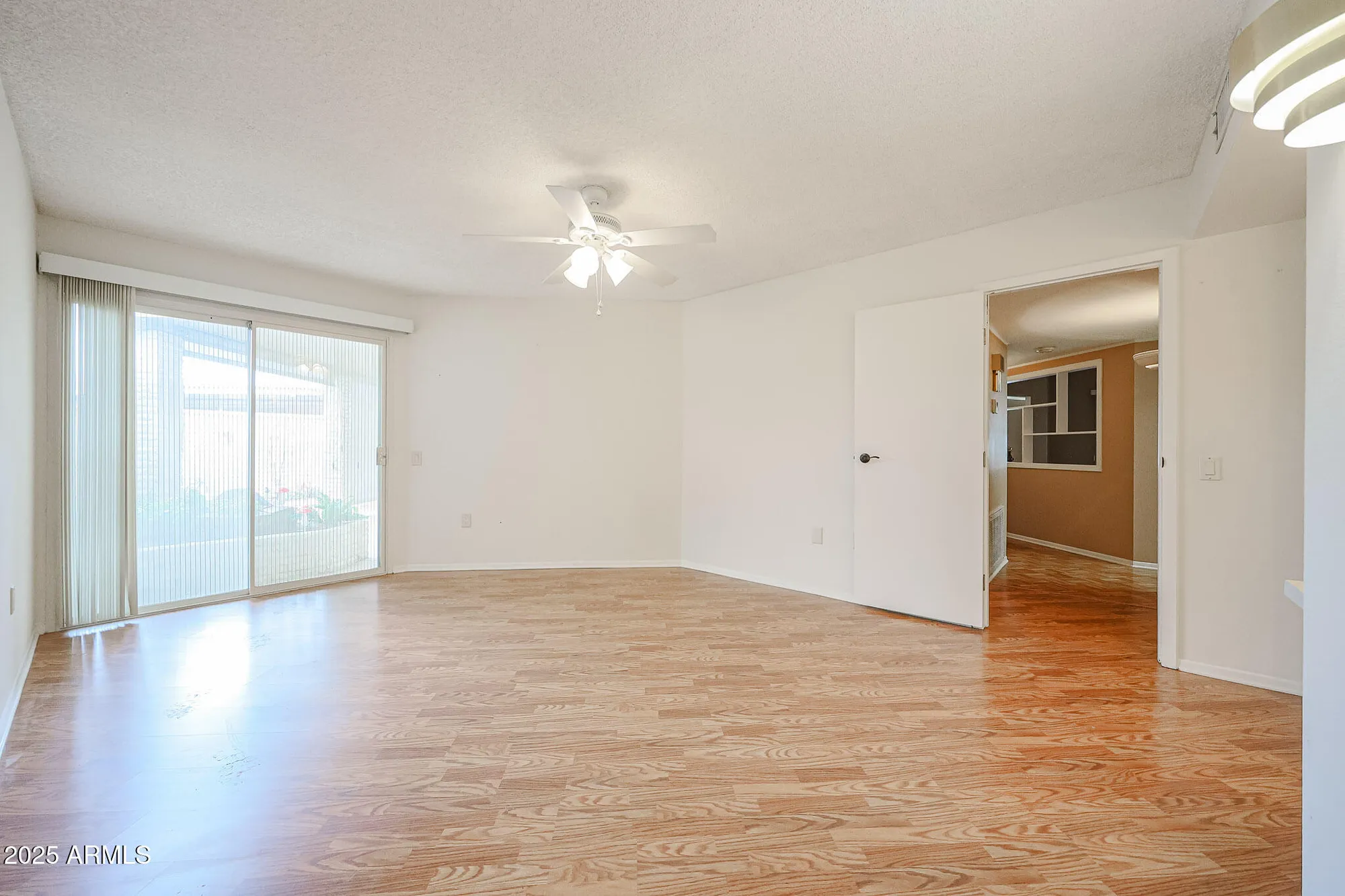 Property Slideshow image 11 of 21 | 10433 w hutton dr, Sun City, AZ, 85351