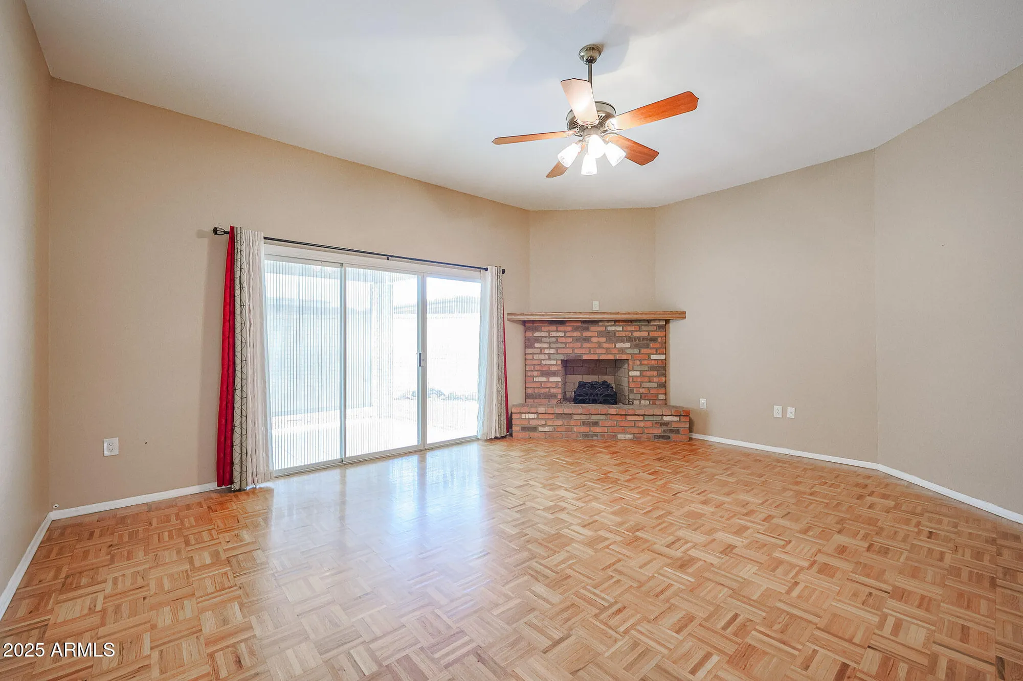 Property Slideshow image 3 of 21 | 10433 w hutton dr, Sun City, AZ, 85351