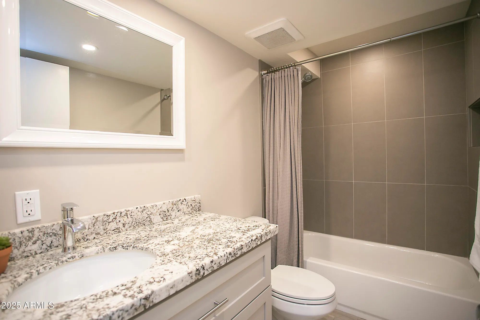 Property Slideshow image 18 of 37 | 7920 e camelback rd unit 203, Scottsdale, AZ, 85251