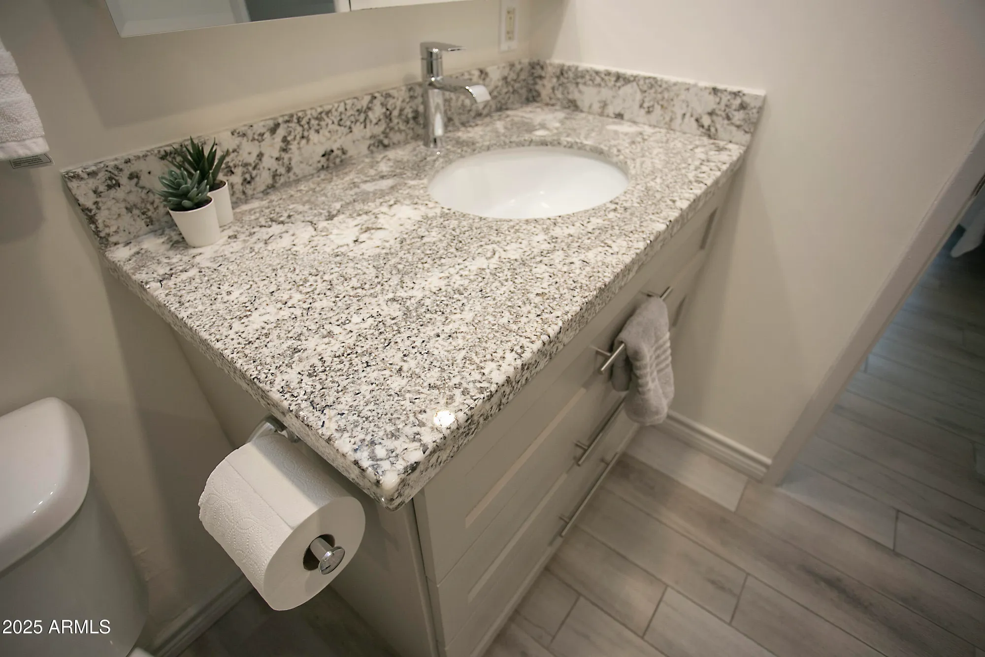 Property Slideshow image 19 of 37 | 7920 e camelback rd unit 203, Scottsdale, AZ, 85251