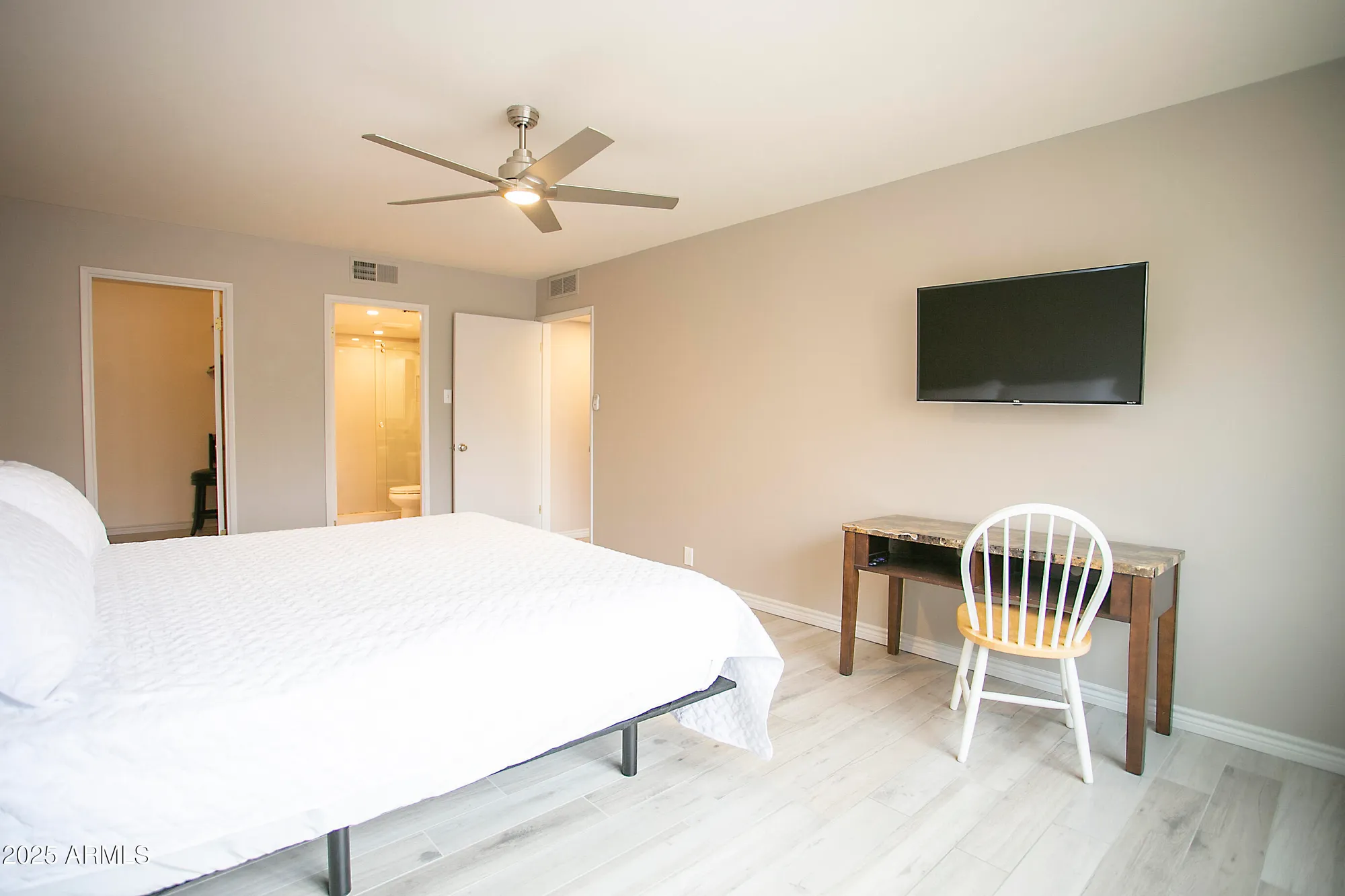 Property Slideshow image 10 of 37 | 7920 e camelback rd unit 203, Scottsdale, AZ, 85251