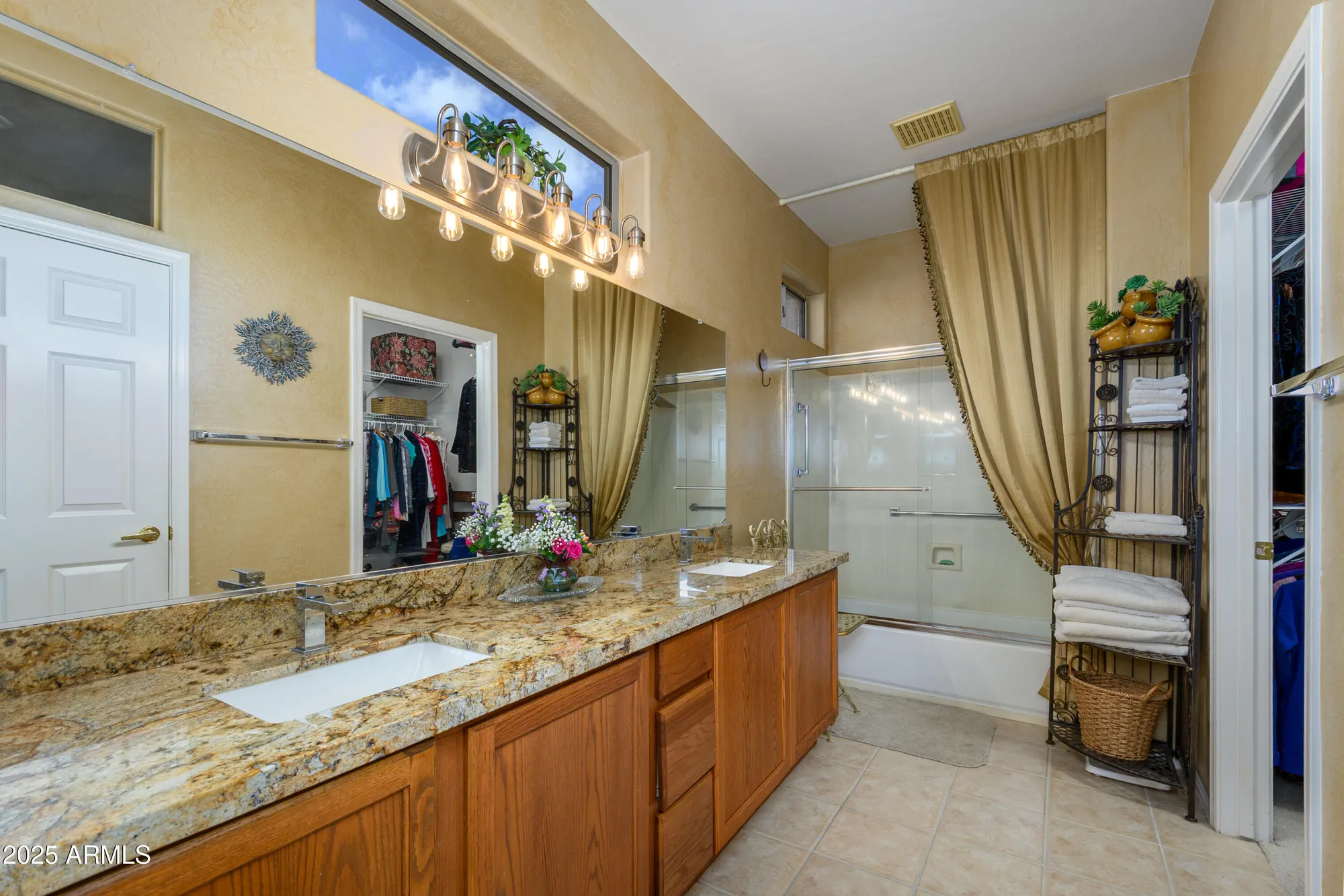 Property Slideshow image 19 of 49 | 18670 n rincon ct, Surprise, AZ, 85387
