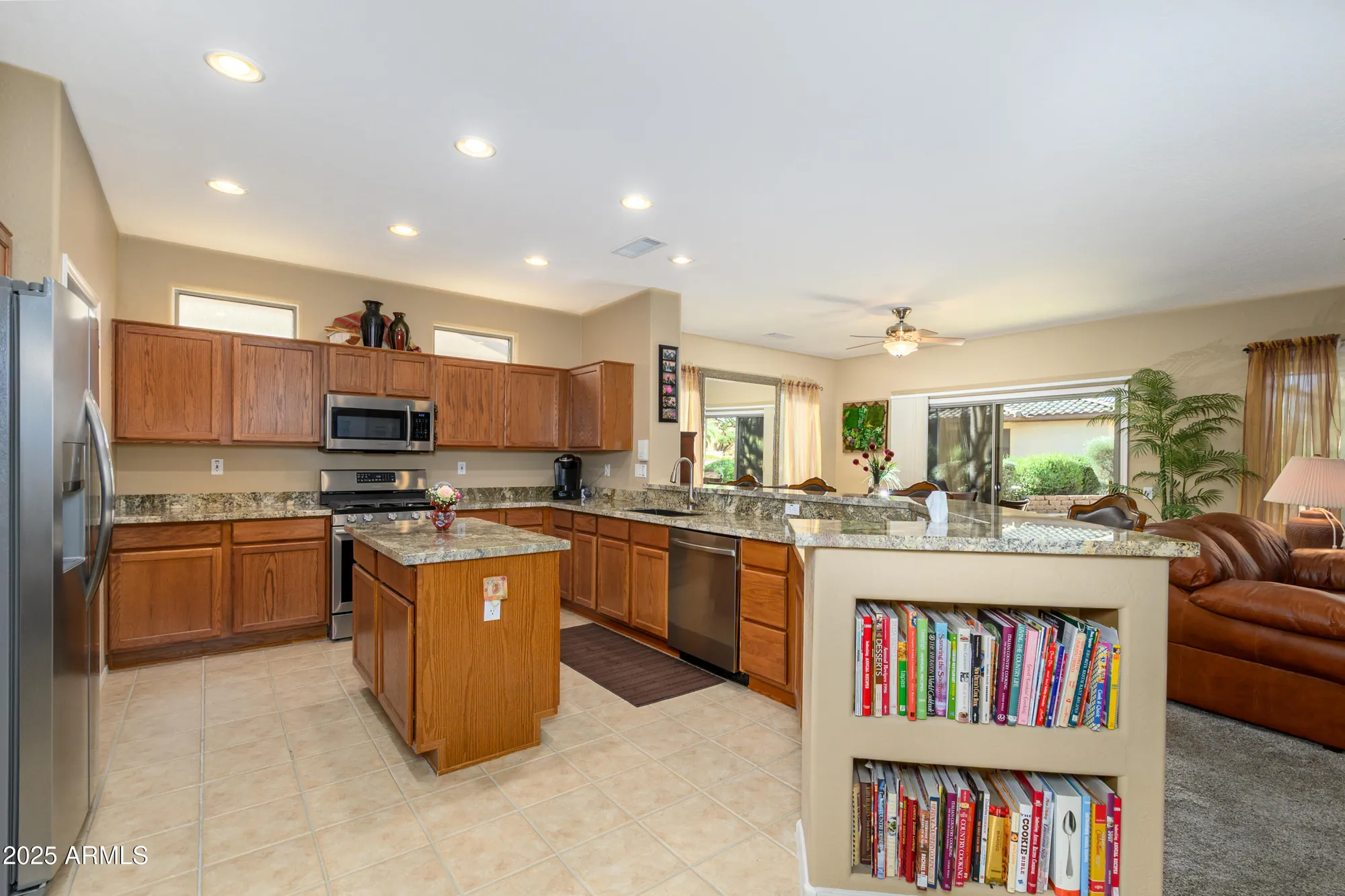 Property Slideshow image 5 of 49 | 18670 n rincon ct, Surprise, AZ, 85387