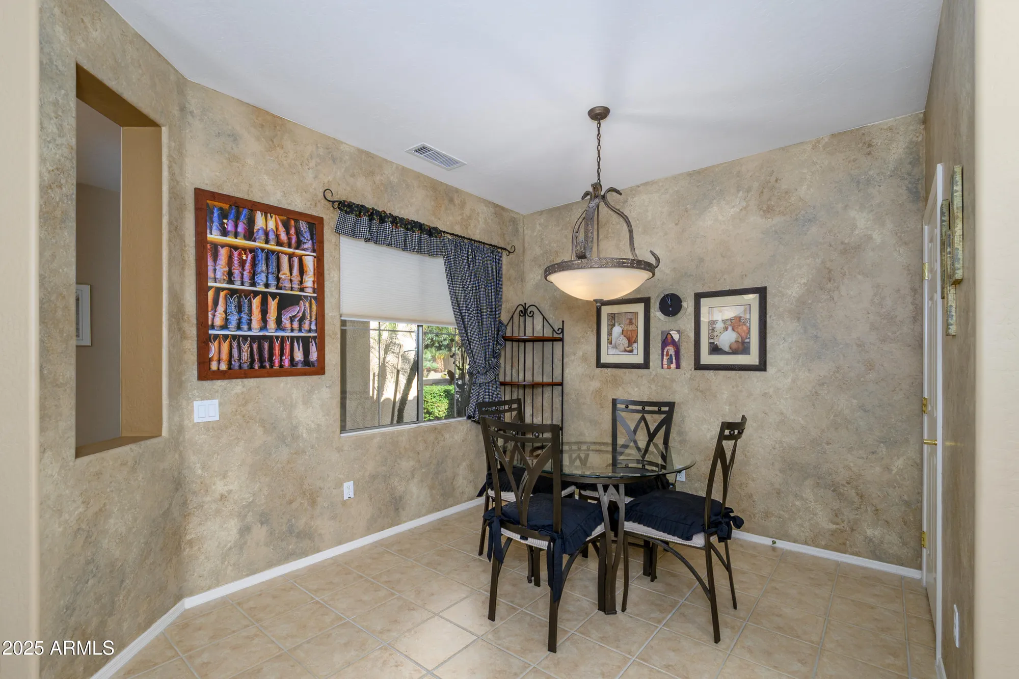 Property Slideshow image 13 of 49 | 18670 n rincon ct, Surprise, AZ, 85387