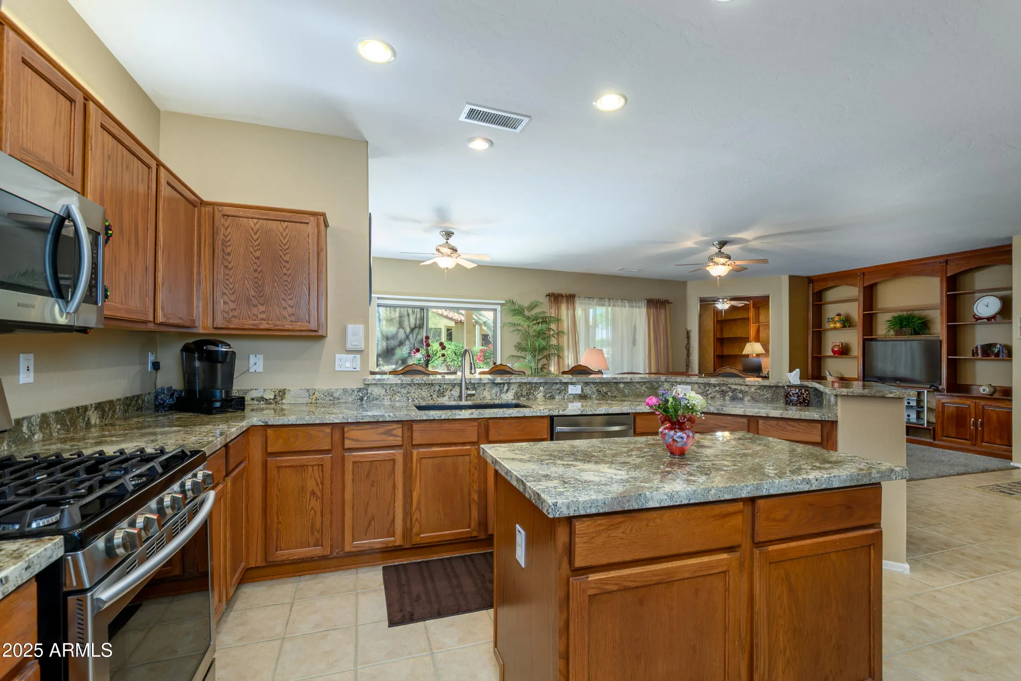Property Slideshow image 11 of 49 | 18670 n rincon ct, Surprise, AZ, 85387