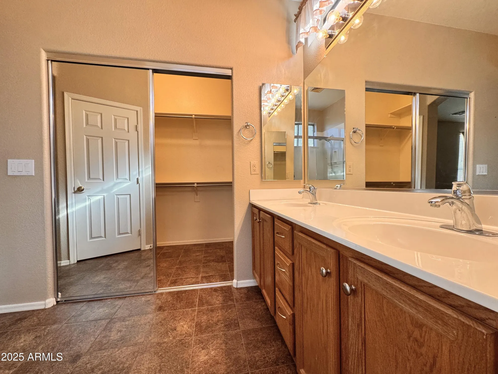 Property Slideshow image 19 of 50 | 24726 s golfview dr, Sun Lakes, AZ, 85248