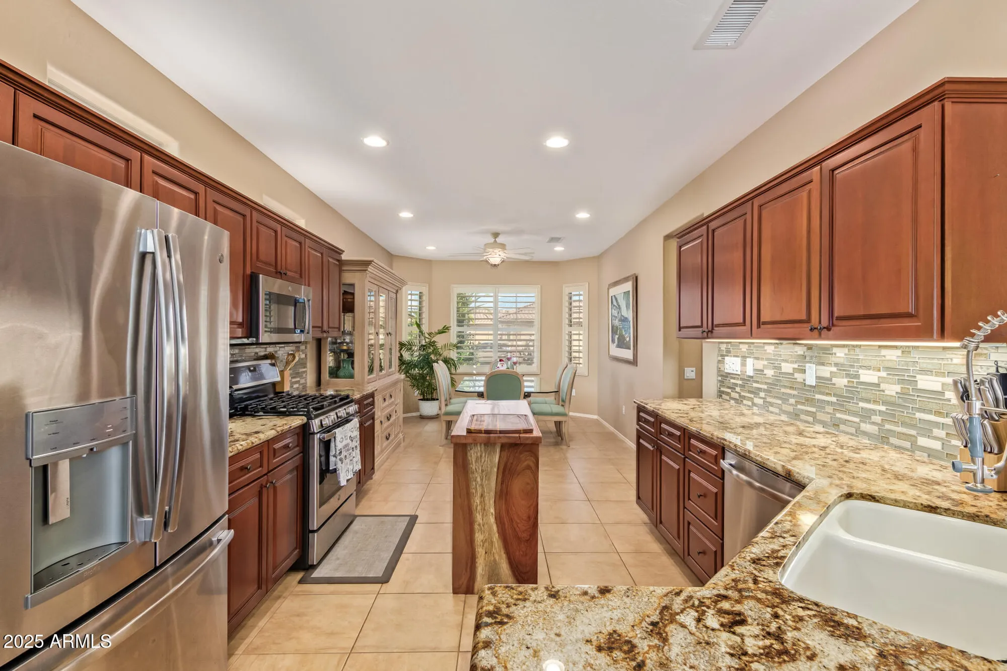 Property Slideshow image 14 of 37 | 20443 n vermillion cliffs dr, Surprise, AZ, 85387