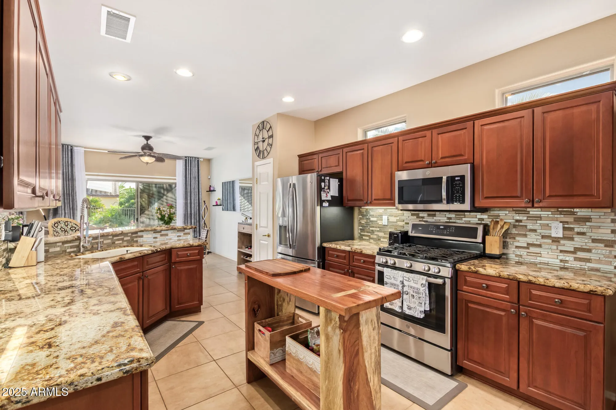 Property Slideshow image 16 of 37 | 20443 n vermillion cliffs dr, Surprise, AZ, 85387