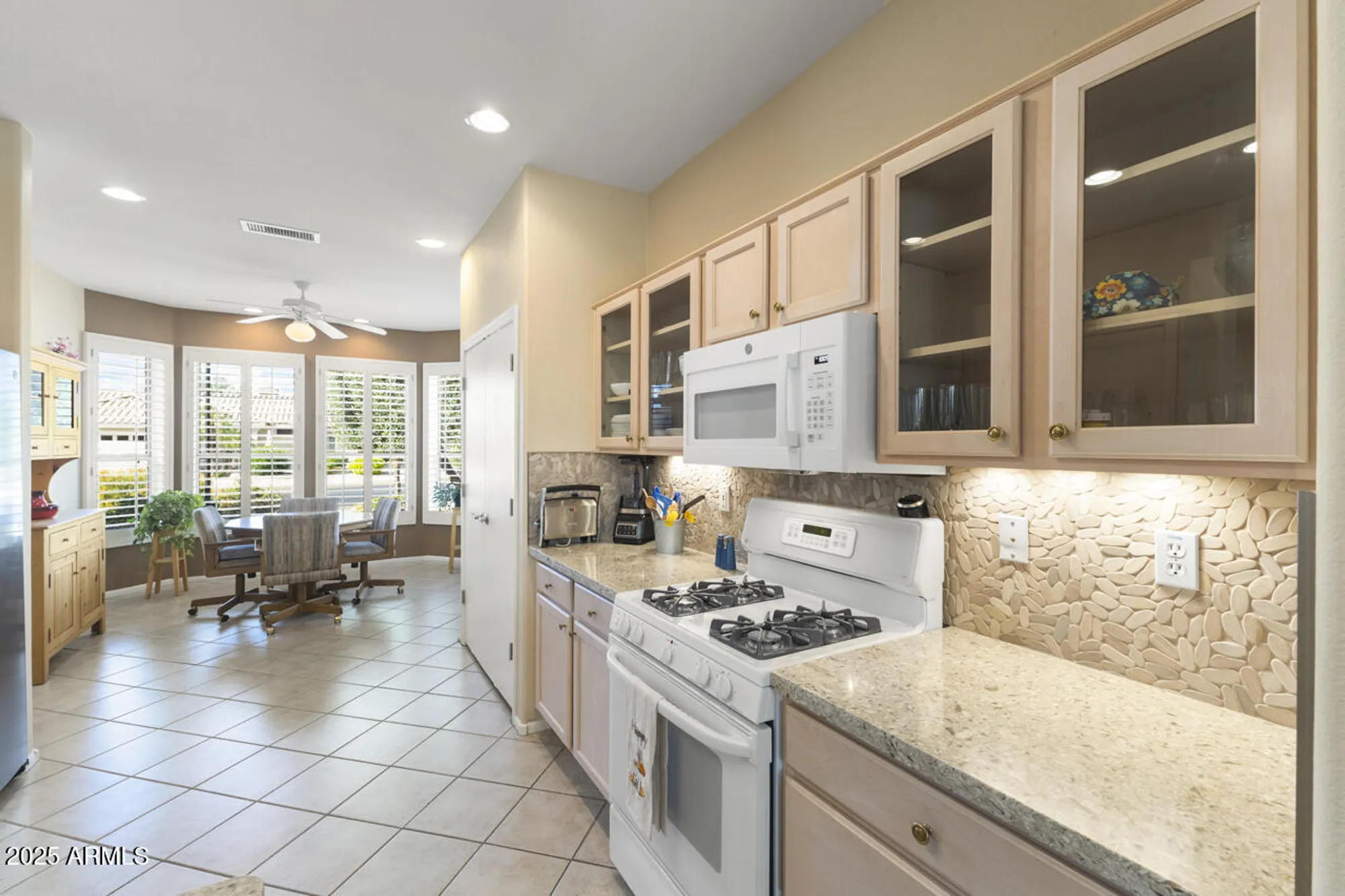 Property Slideshow image 15 of 33 | 15115 w pinehurst ln, Surprise, AZ, 85374