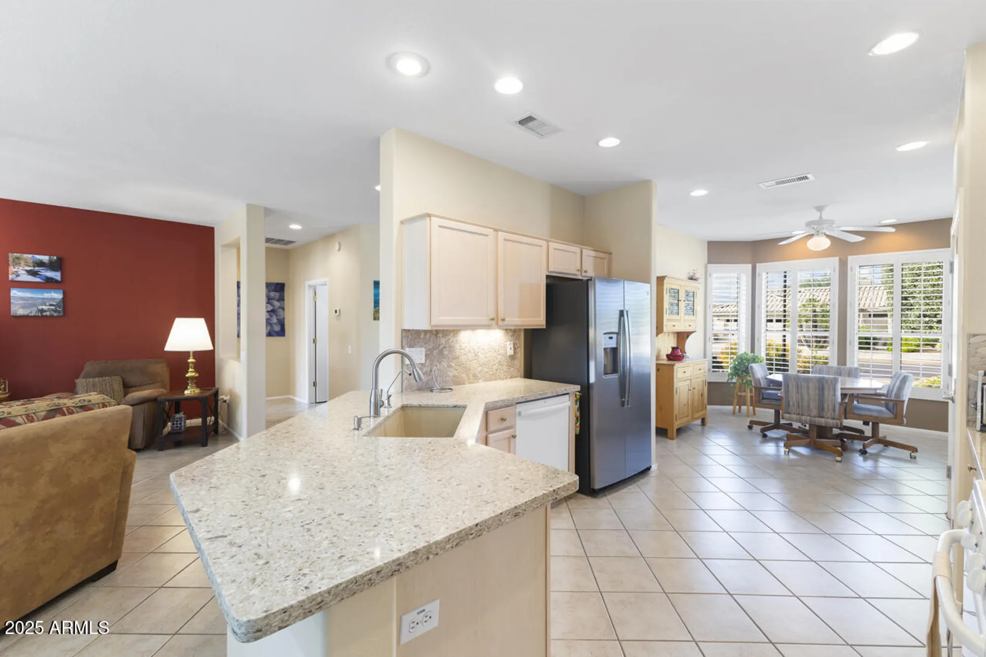 Property Slideshow image 12 of 33 | 15115 w pinehurst ln, Surprise, AZ, 85374