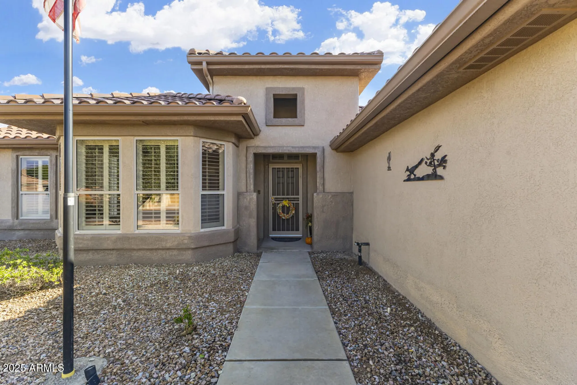 Property Slideshow image 2 of 33 | 15115 w pinehurst ln, Surprise, AZ, 85374