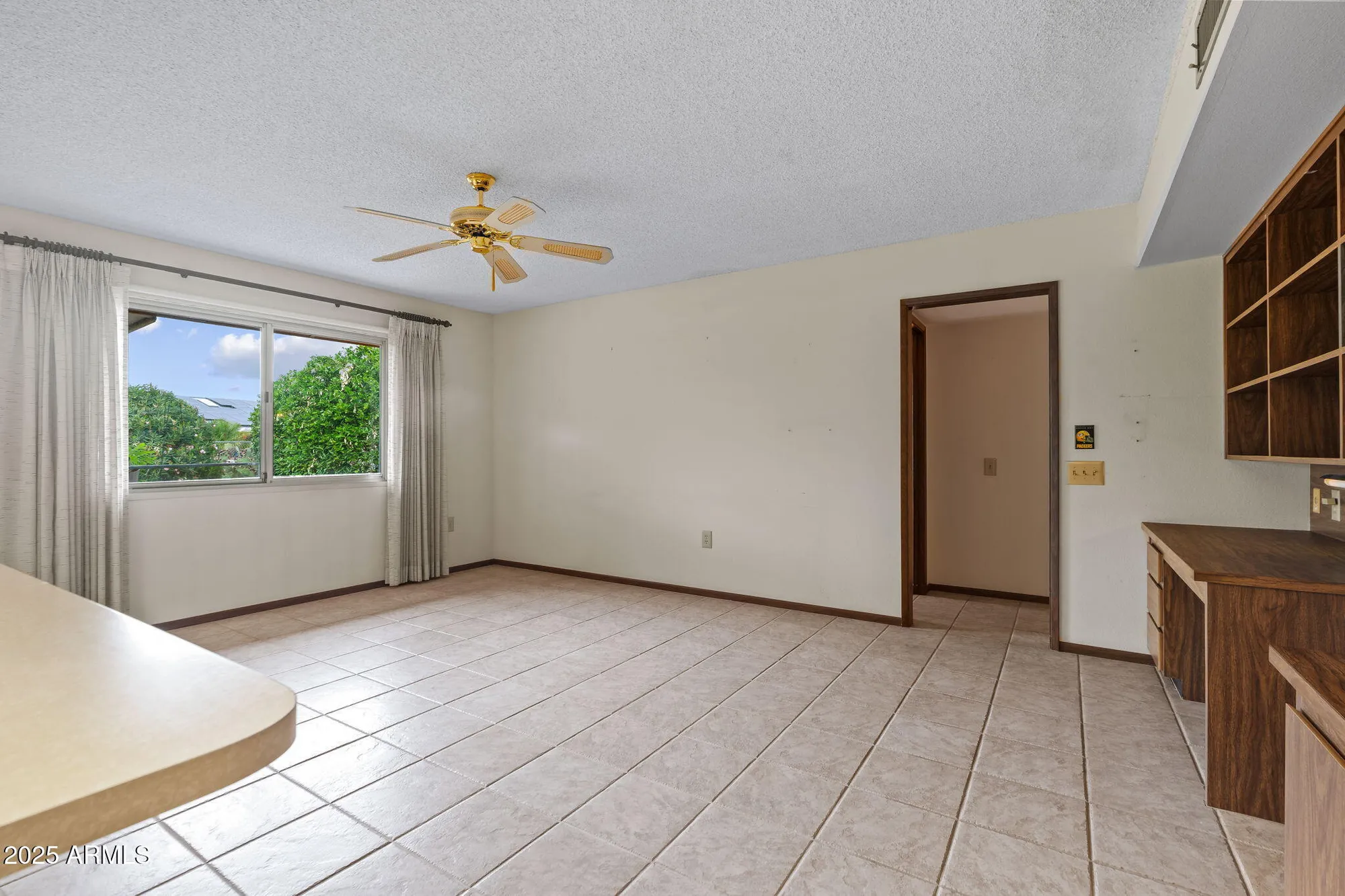 Property Slideshow image 10 of 45 | 10322 w signal butte cir, Sun City, AZ, 85373