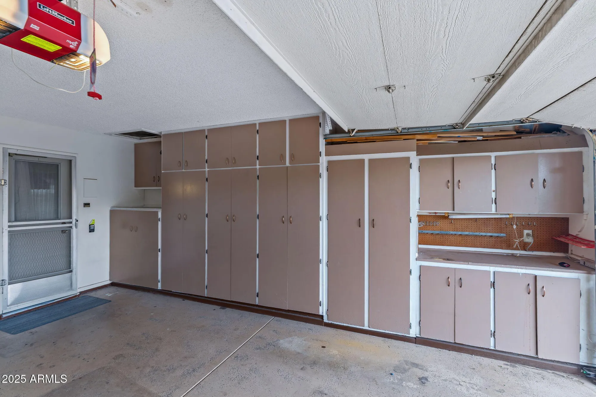 Property Slideshow image 33 of 45 | 10322 w signal butte cir, Sun City, AZ, 85373