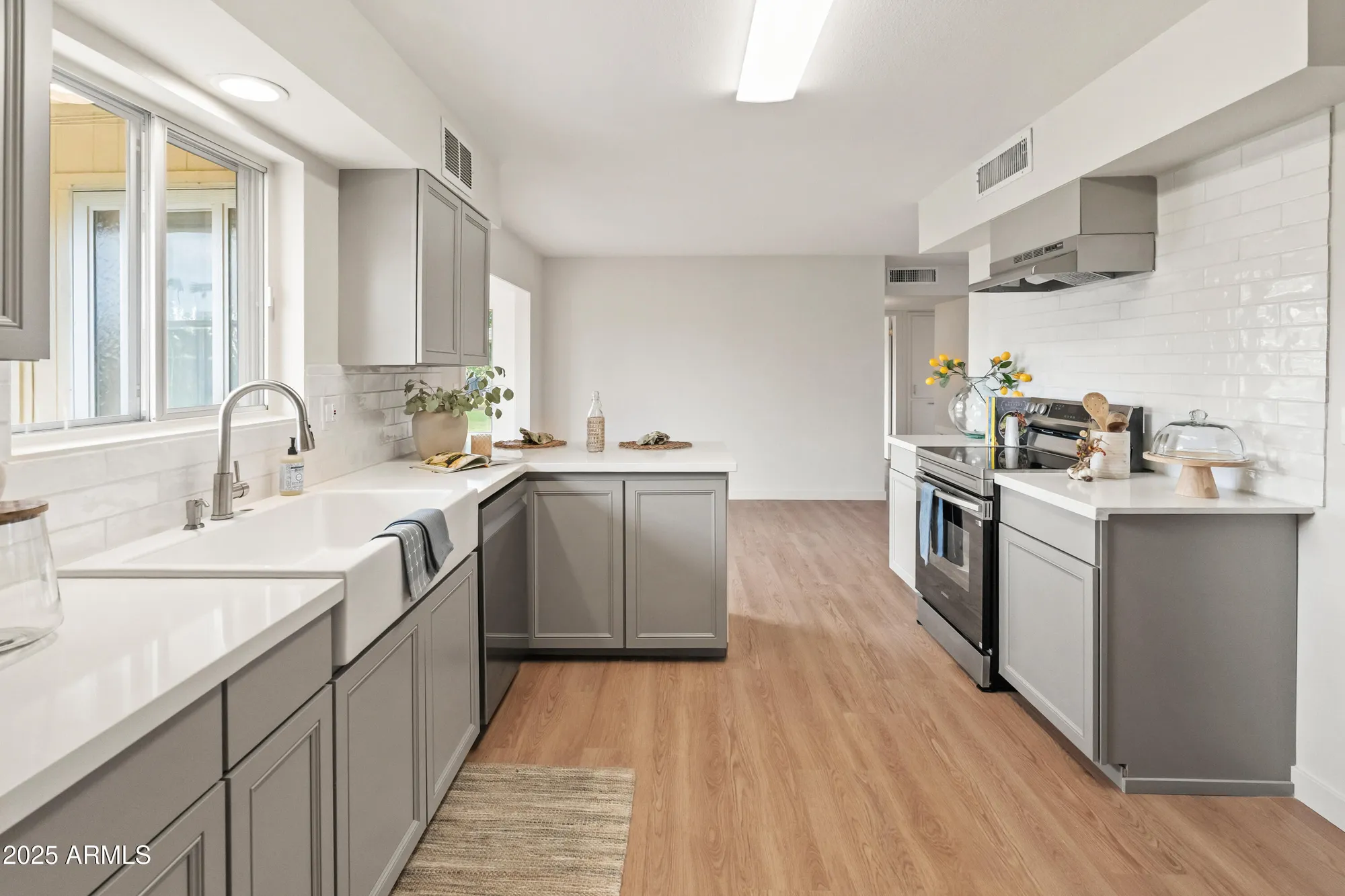 Property Slideshow image 10 of 27 | 10417 w prairie hills cir, Sun City, AZ, 85351