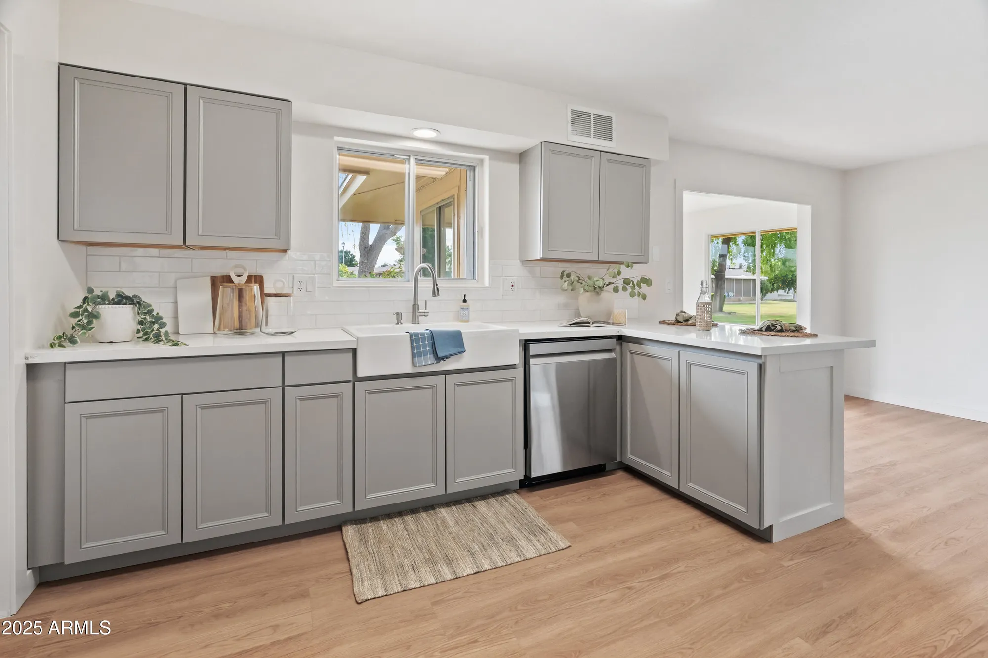 Property Slideshow image 11 of 27 | 10417 w prairie hills cir, Sun City, AZ, 85351