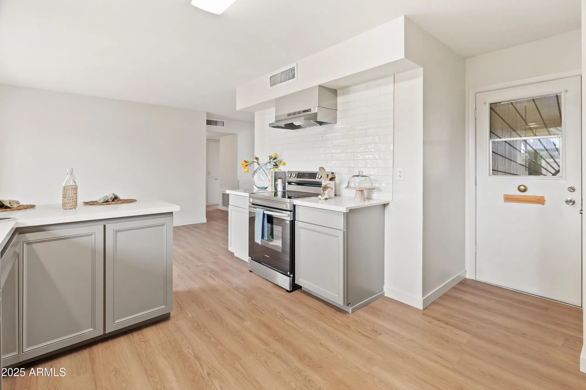 Property Slideshow image 9 of 27 | 10417 w prairie hills cir, Sun City, AZ, 85351