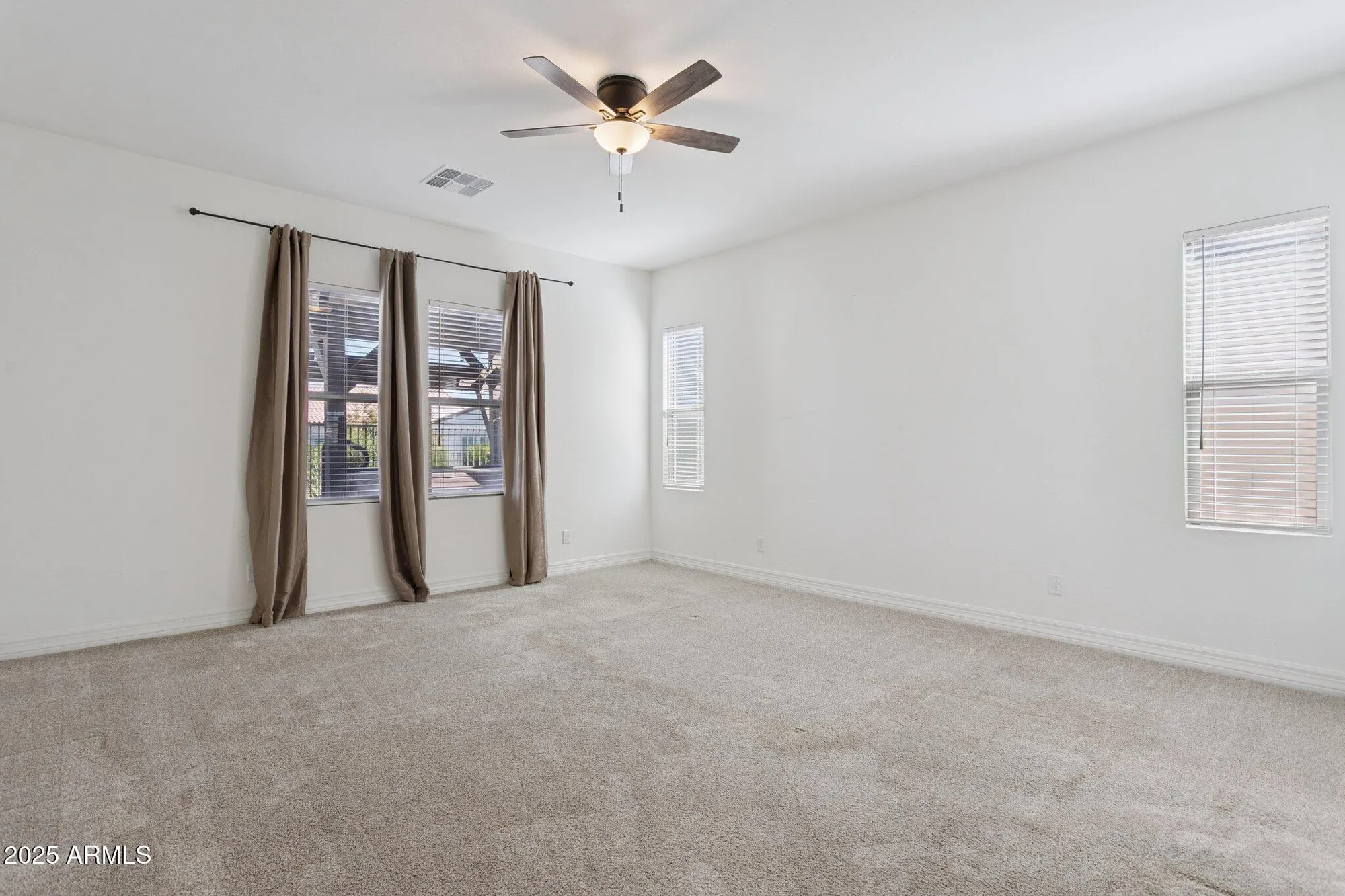 Property Slideshow image 16 of 52 | 11249 n blakely st, Surprise, AZ, 85388