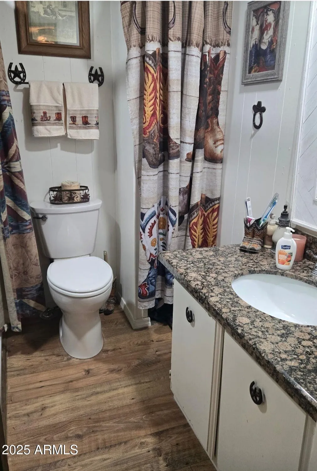 Property Slideshow image 17 of 29 | 2511 n 56th st, Mesa, AZ, 85215