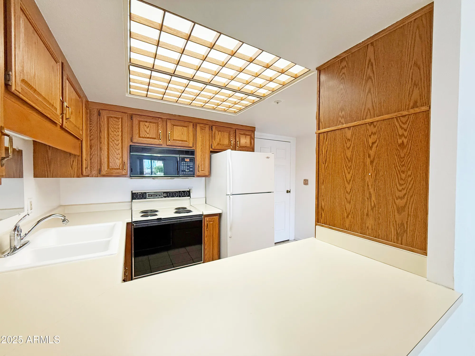 Property Slideshow image 5 of 21 | 10330 w thunderbird blvd apt a207, Sun City, AZ, 85351