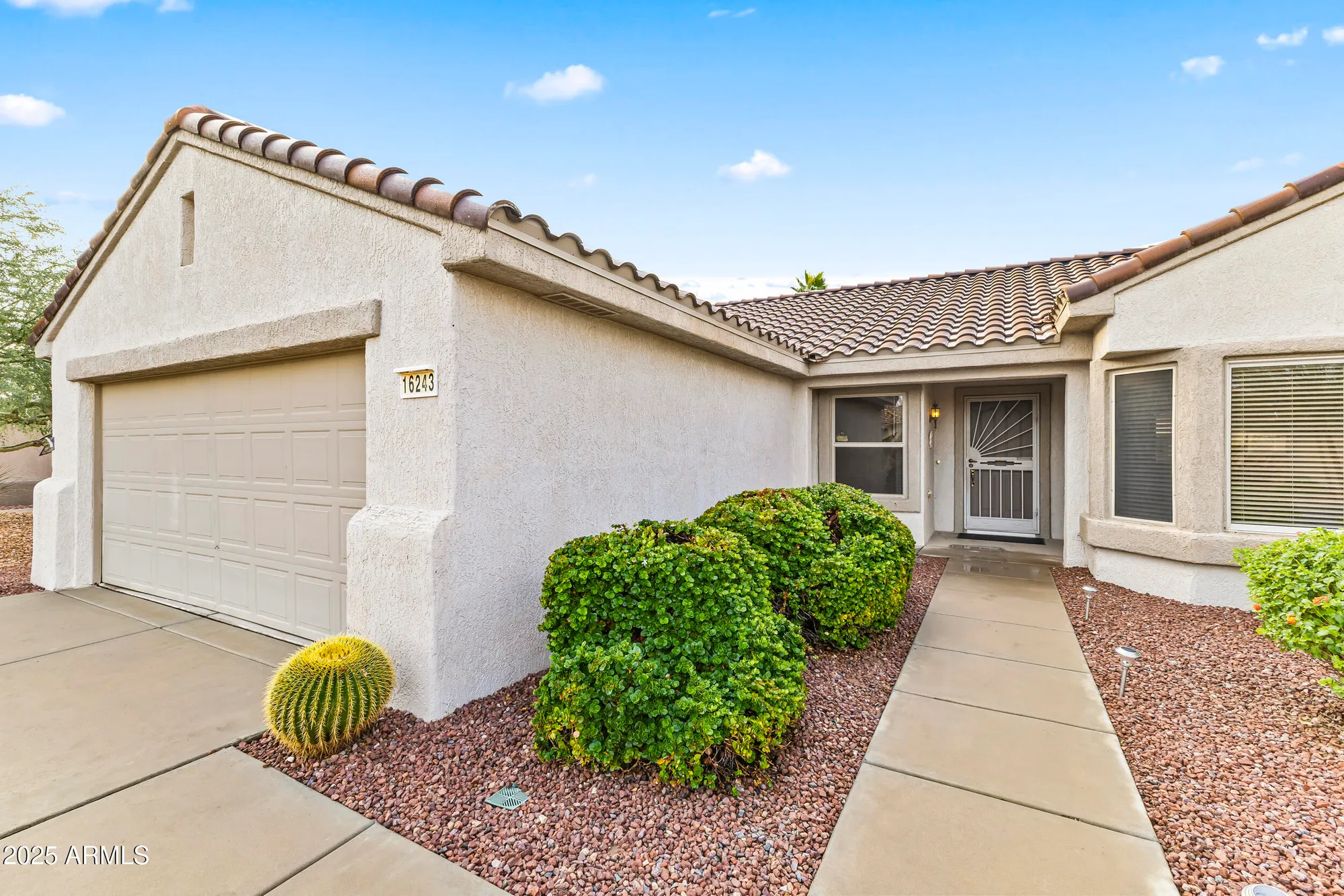 Property Slideshow image 2 of 27 | 16243 w tapatio dr, Surprise, AZ, 85374