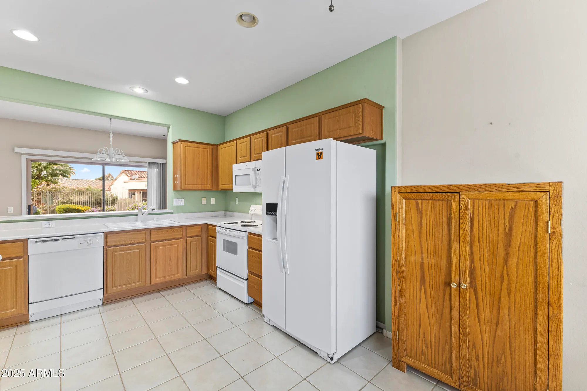 Property Slideshow image 9 of 27 | 16243 w tapatio dr, Surprise, AZ, 85374