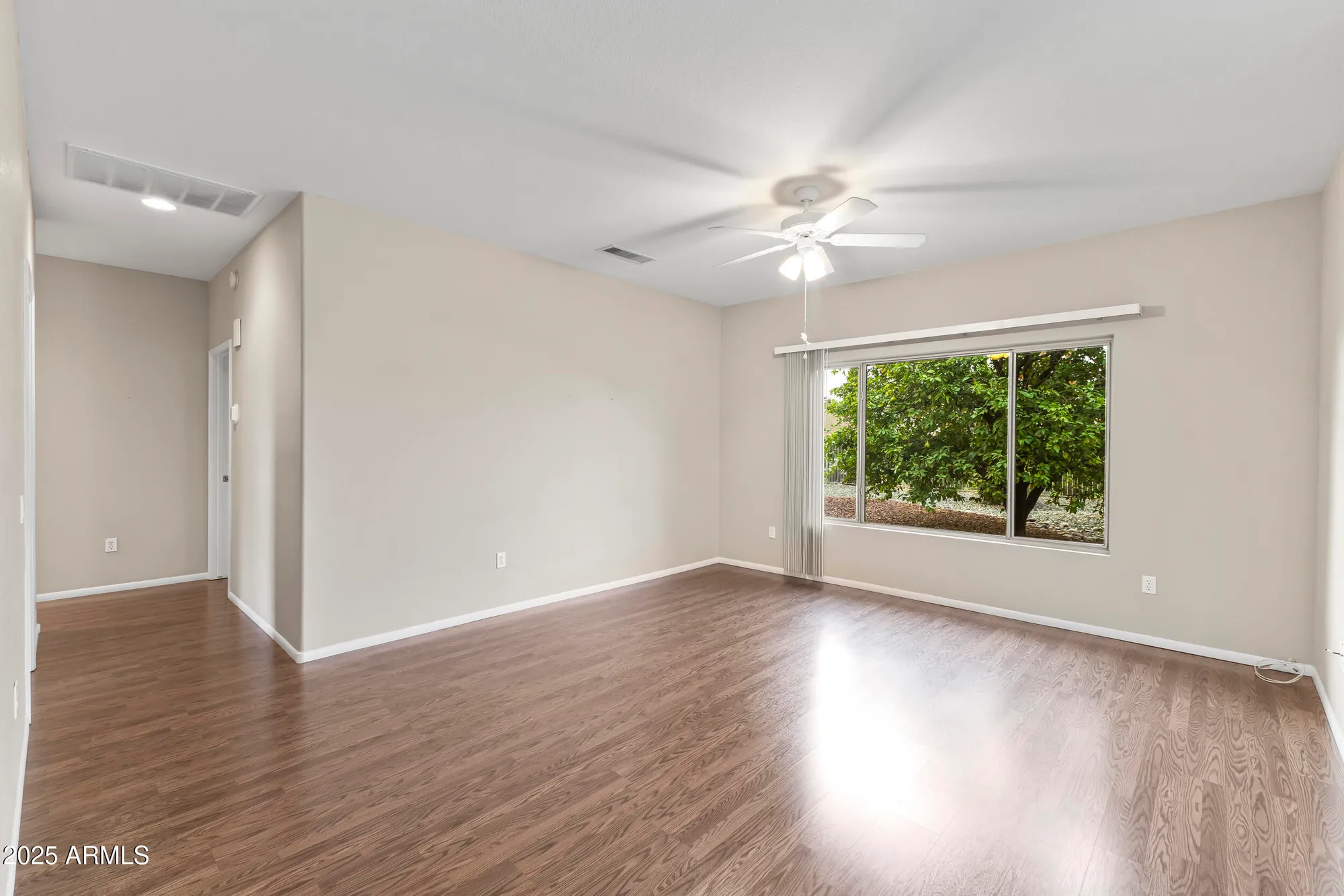 Property Slideshow image 12 of 27 | 16243 w tapatio dr, Surprise, AZ, 85374