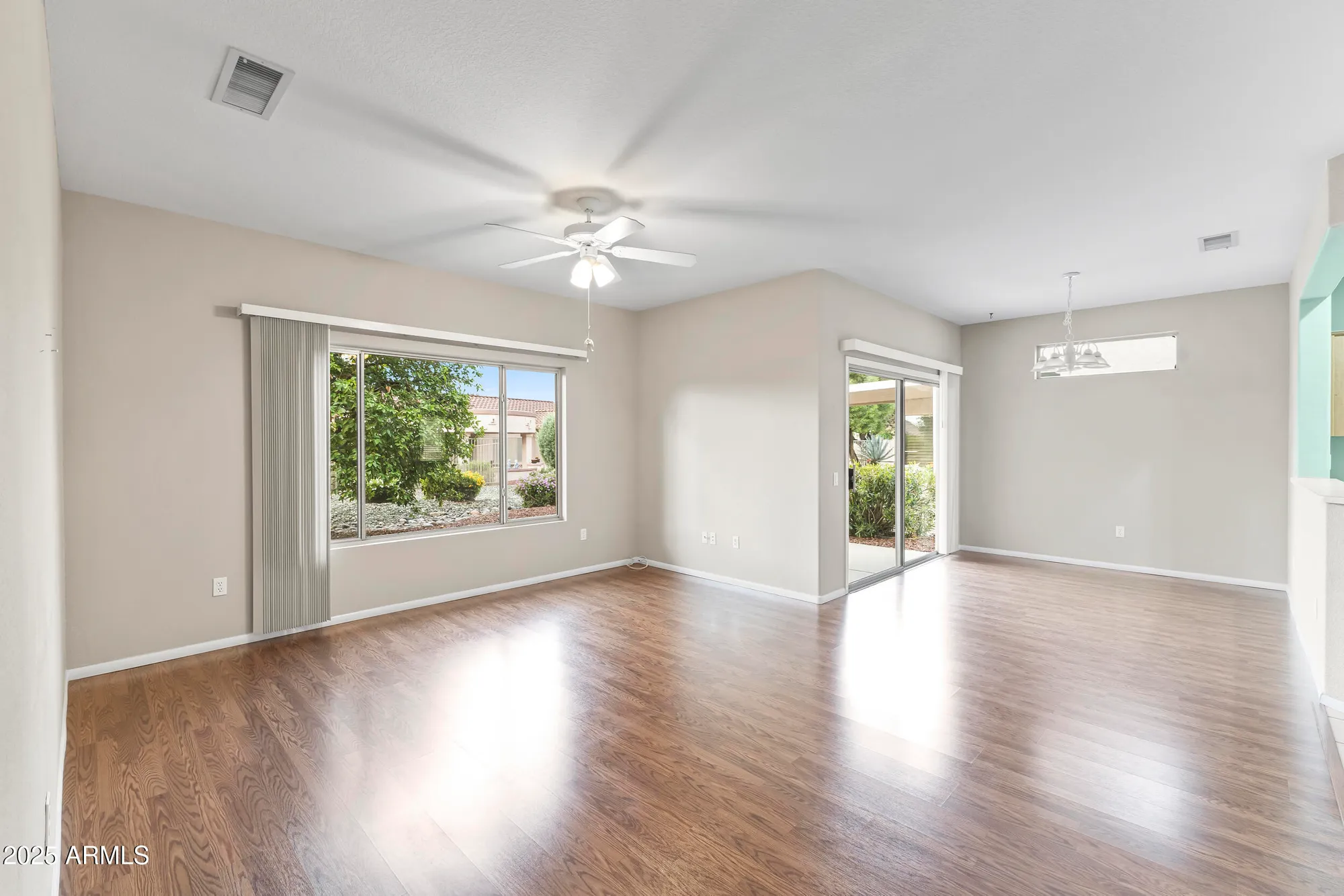 Property Slideshow image 13 of 27 | 16243 w tapatio dr, Surprise, AZ, 85374