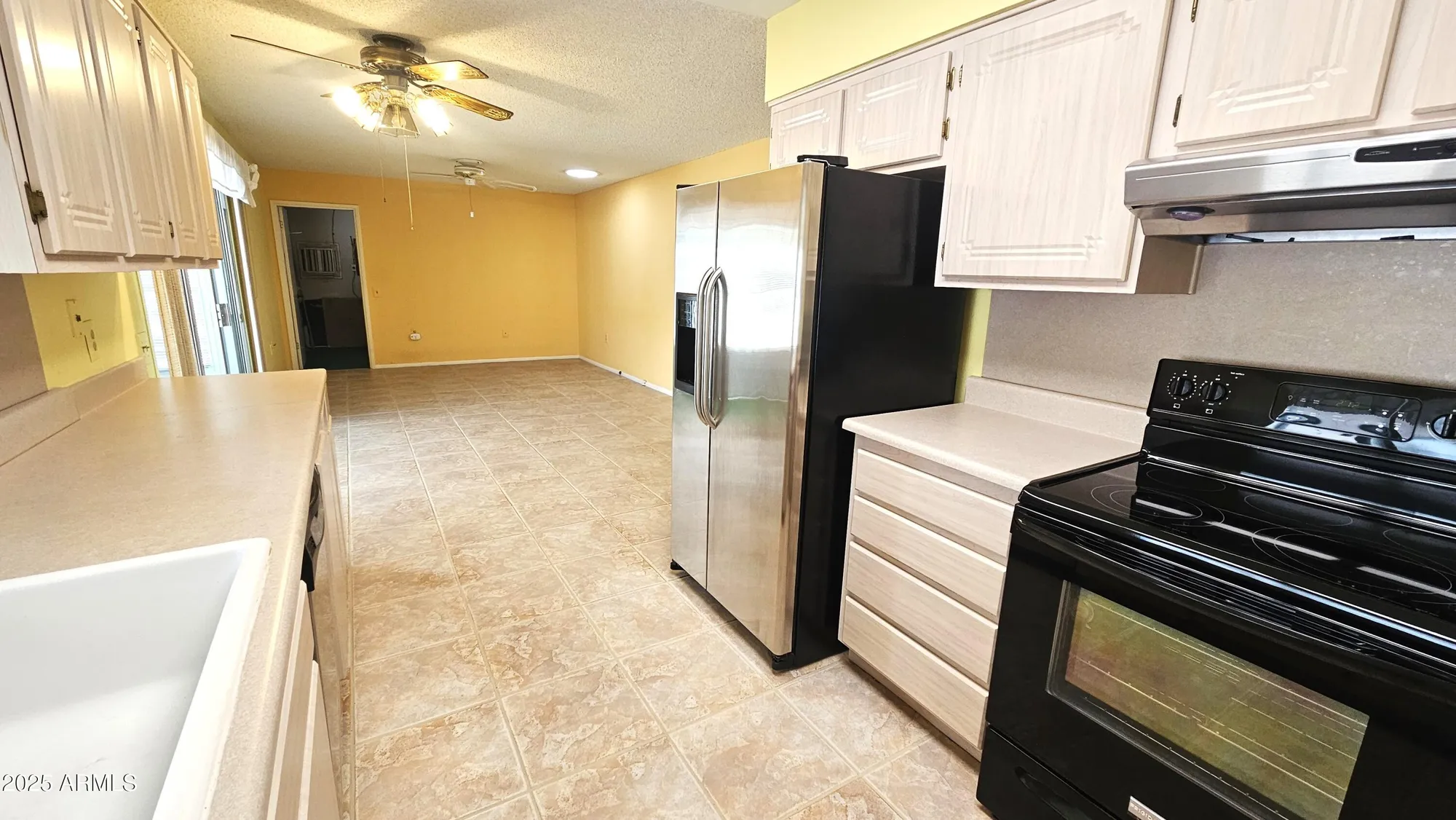 Property Slideshow image 13 of 92 | 16025 n 110th ave, Sun City, AZ, 85351