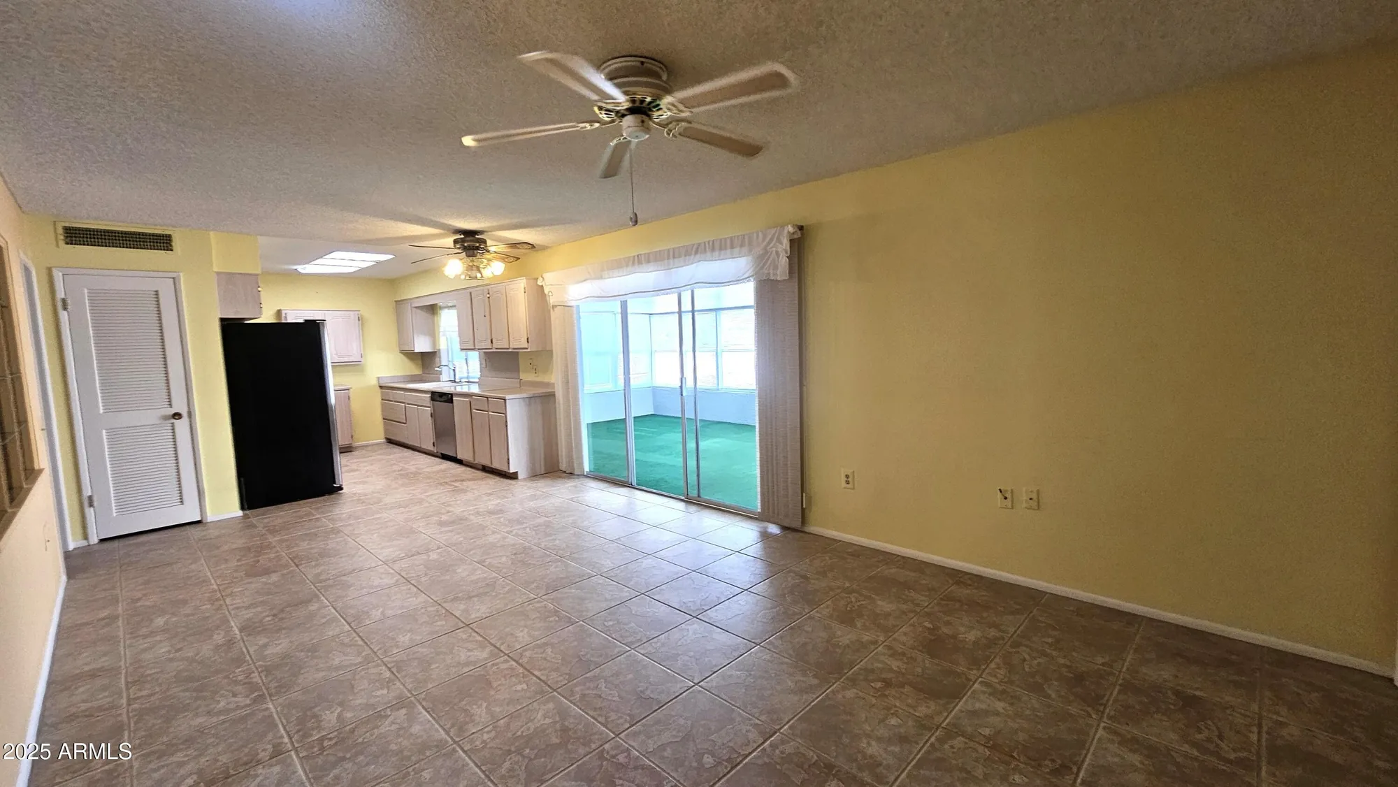 Property Slideshow image 3 of 92 | 16025 n 110th ave, Sun City, AZ, 85351