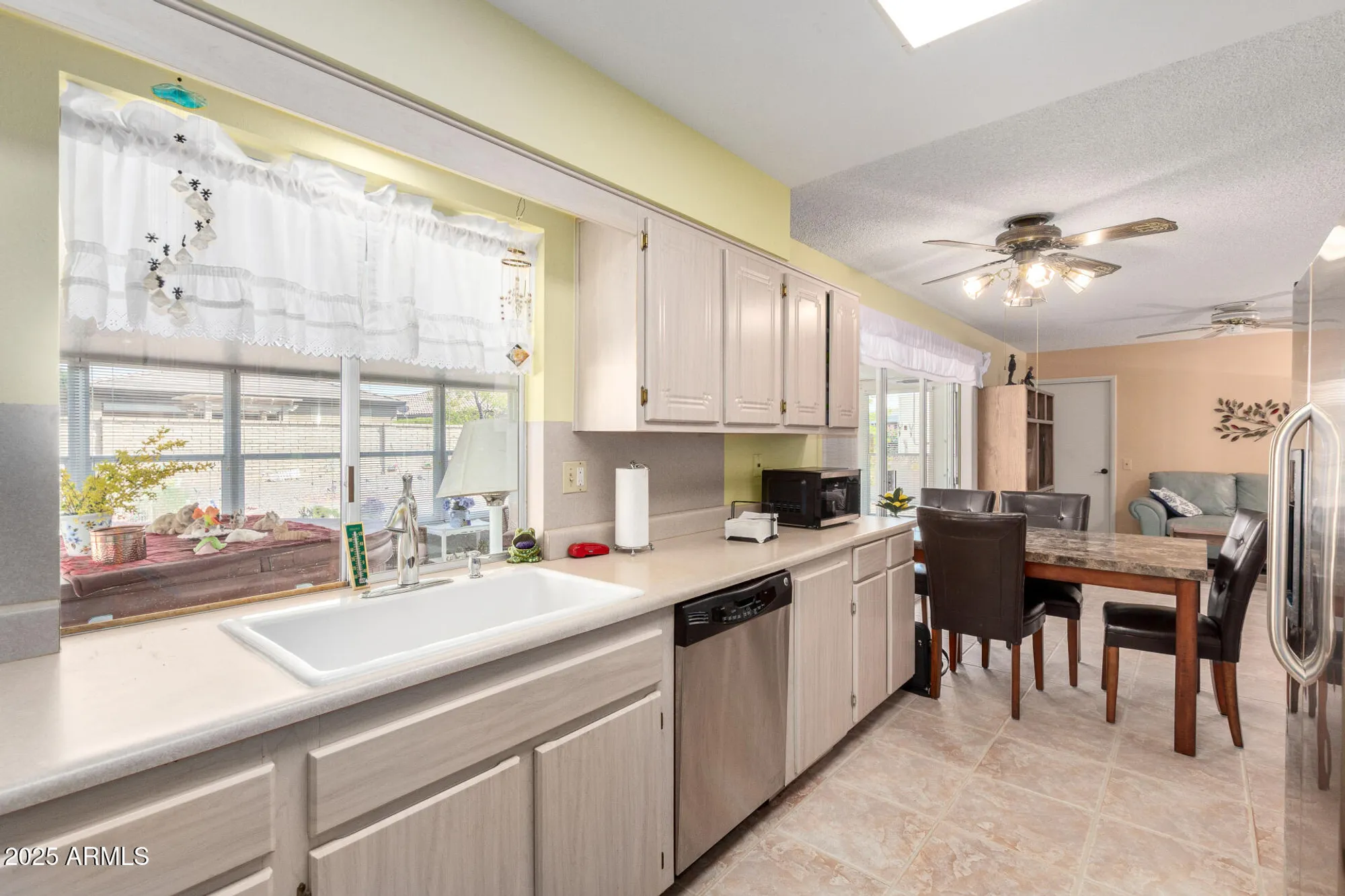 Property Slideshow image 15 of 92 | 16025 n 110th ave, Sun City, AZ, 85351